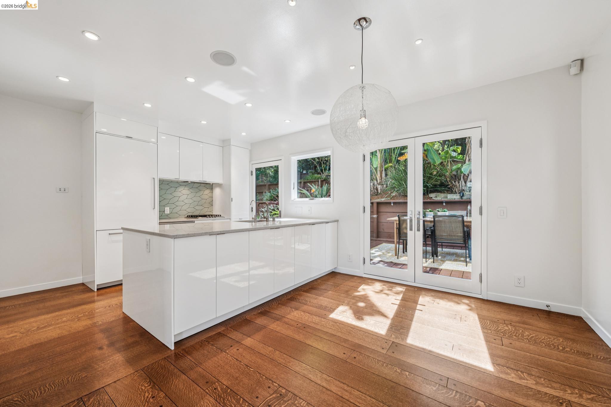 Detail Gallery Image 33 of 60 For 2306 Ivy Dr, Oakland,  CA 94606 - – Beds | – Baths