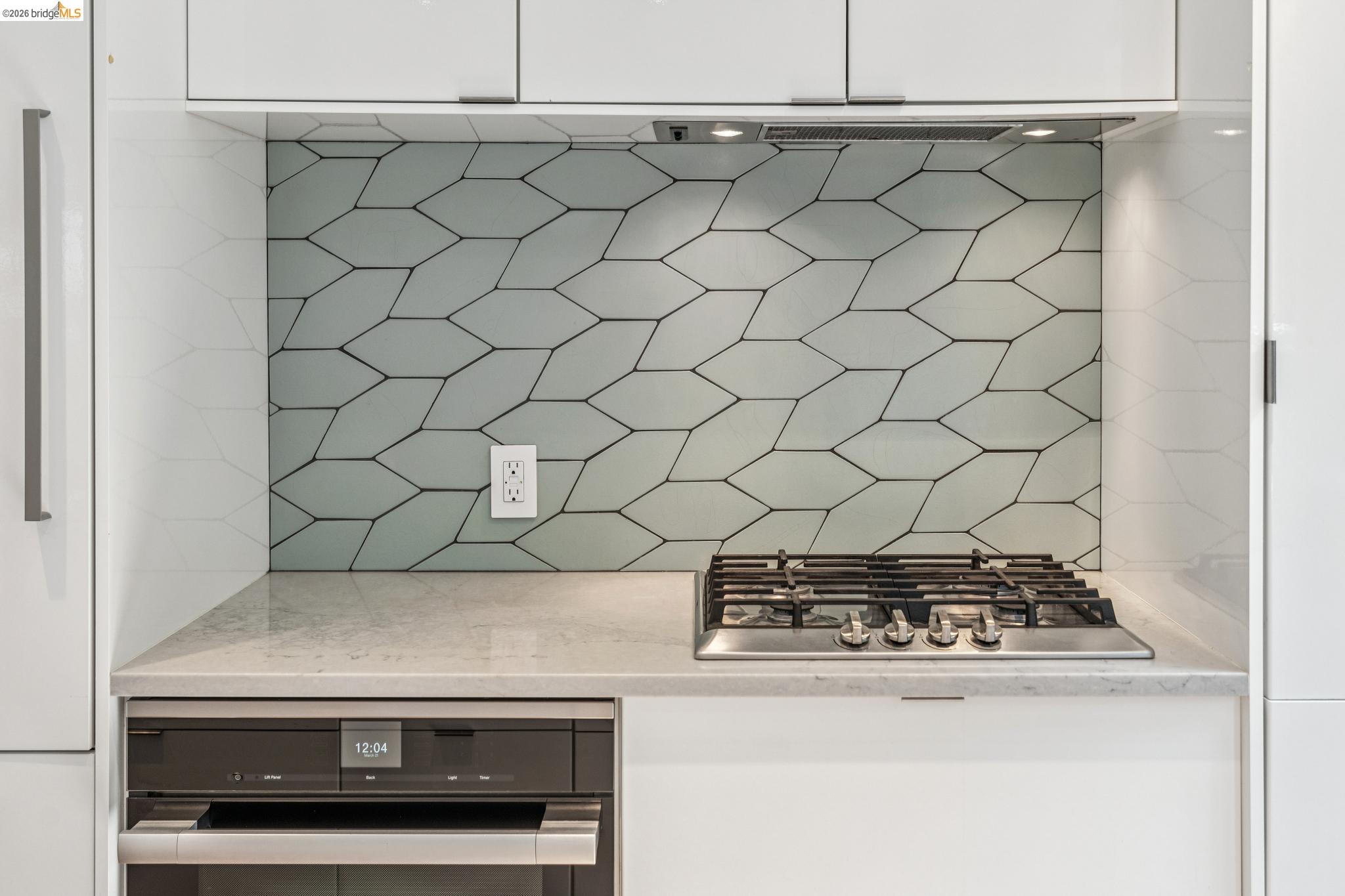 Detail Gallery Image 34 of 60 For 2306 Ivy Dr, Oakland,  CA 94606 - – Beds | – Baths