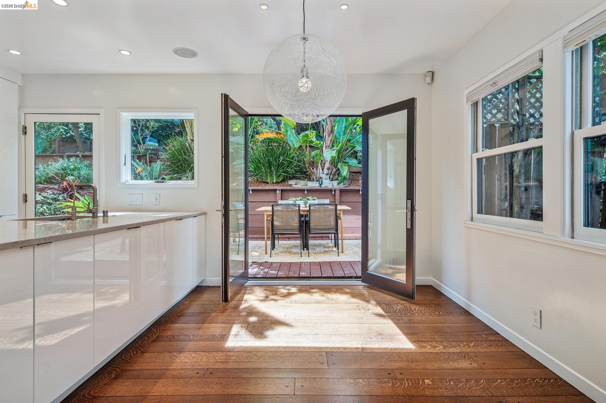 Detail Gallery Image 36 of 60 For 2306 Ivy Dr, Oakland,  CA 94606 - – Beds | – Baths