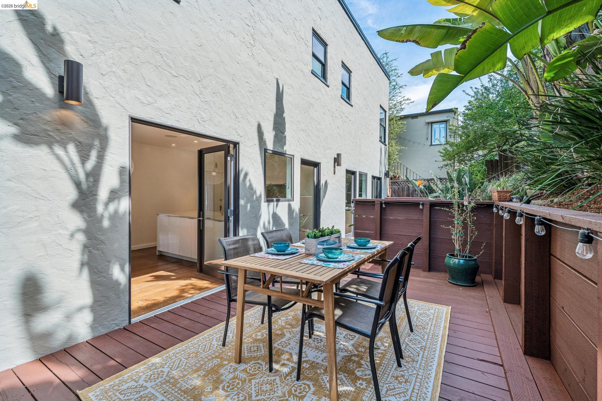 Detail Gallery Image 38 of 60 For 2306 Ivy Dr, Oakland,  CA 94606 - – Beds | – Baths