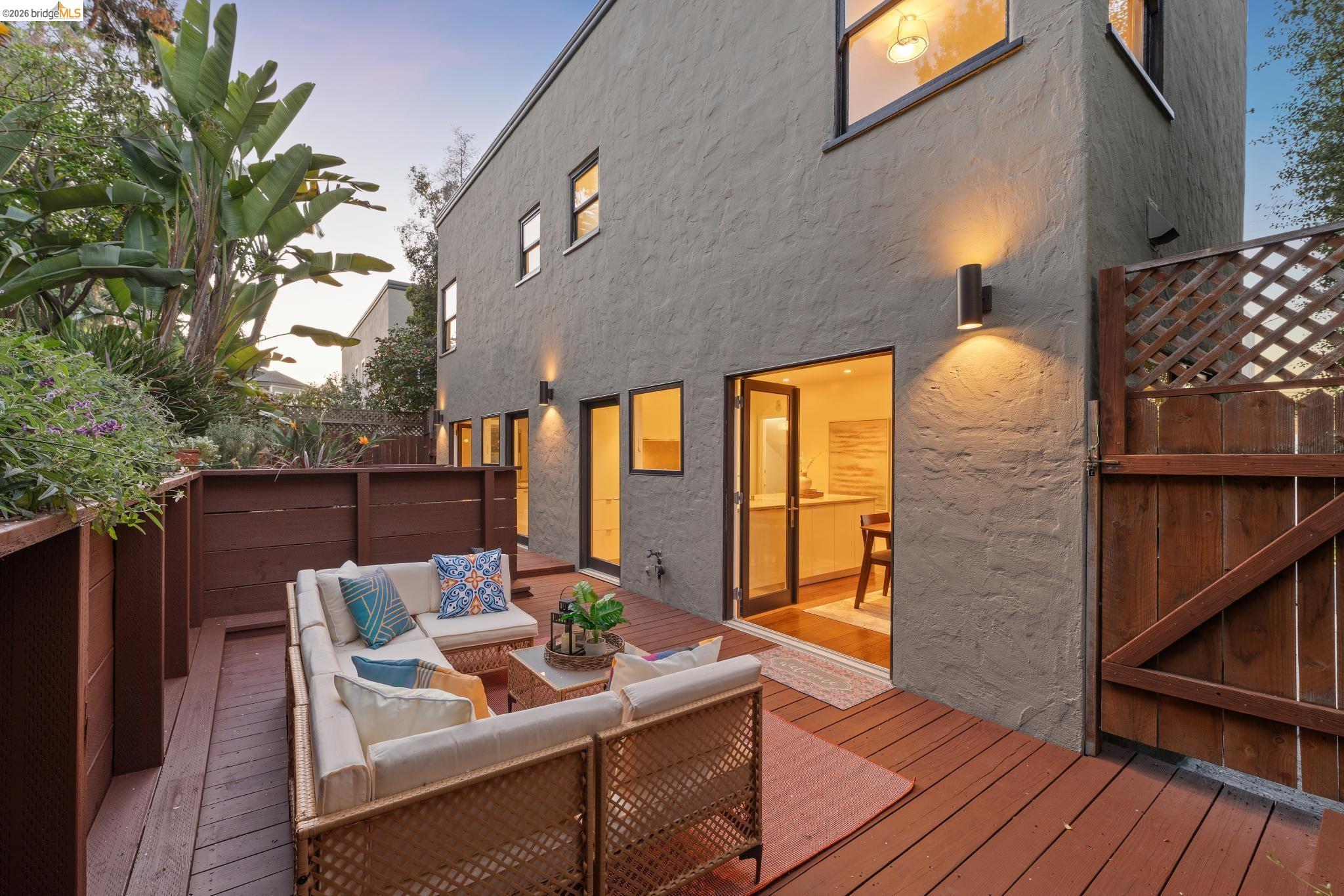 Detail Gallery Image 56 of 60 For 2306 Ivy Dr, Oakland,  CA 94606 - – Beds | – Baths