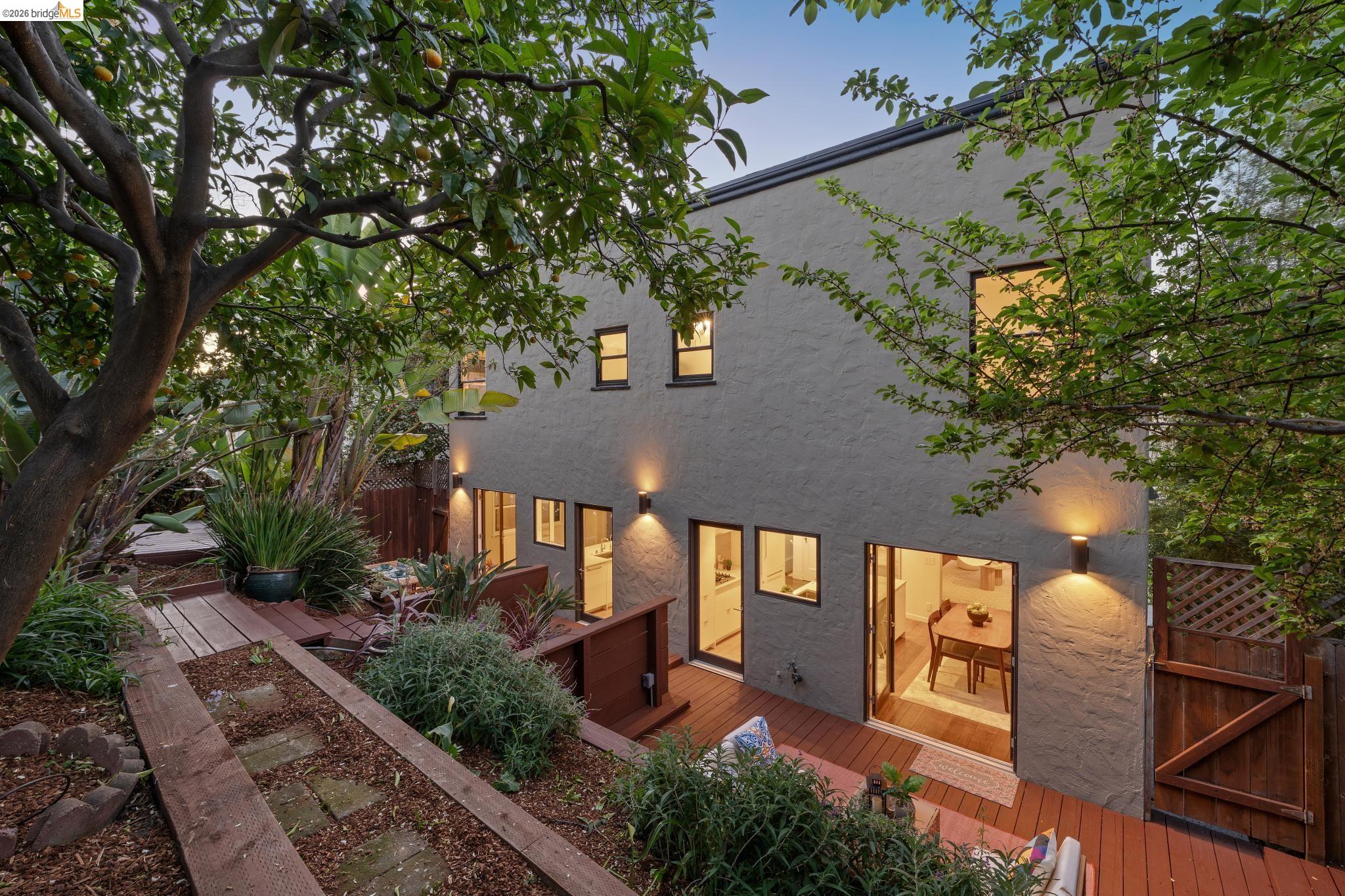 Detail Gallery Image 57 of 60 For 2306 Ivy Dr, Oakland,  CA 94606 - – Beds | – Baths