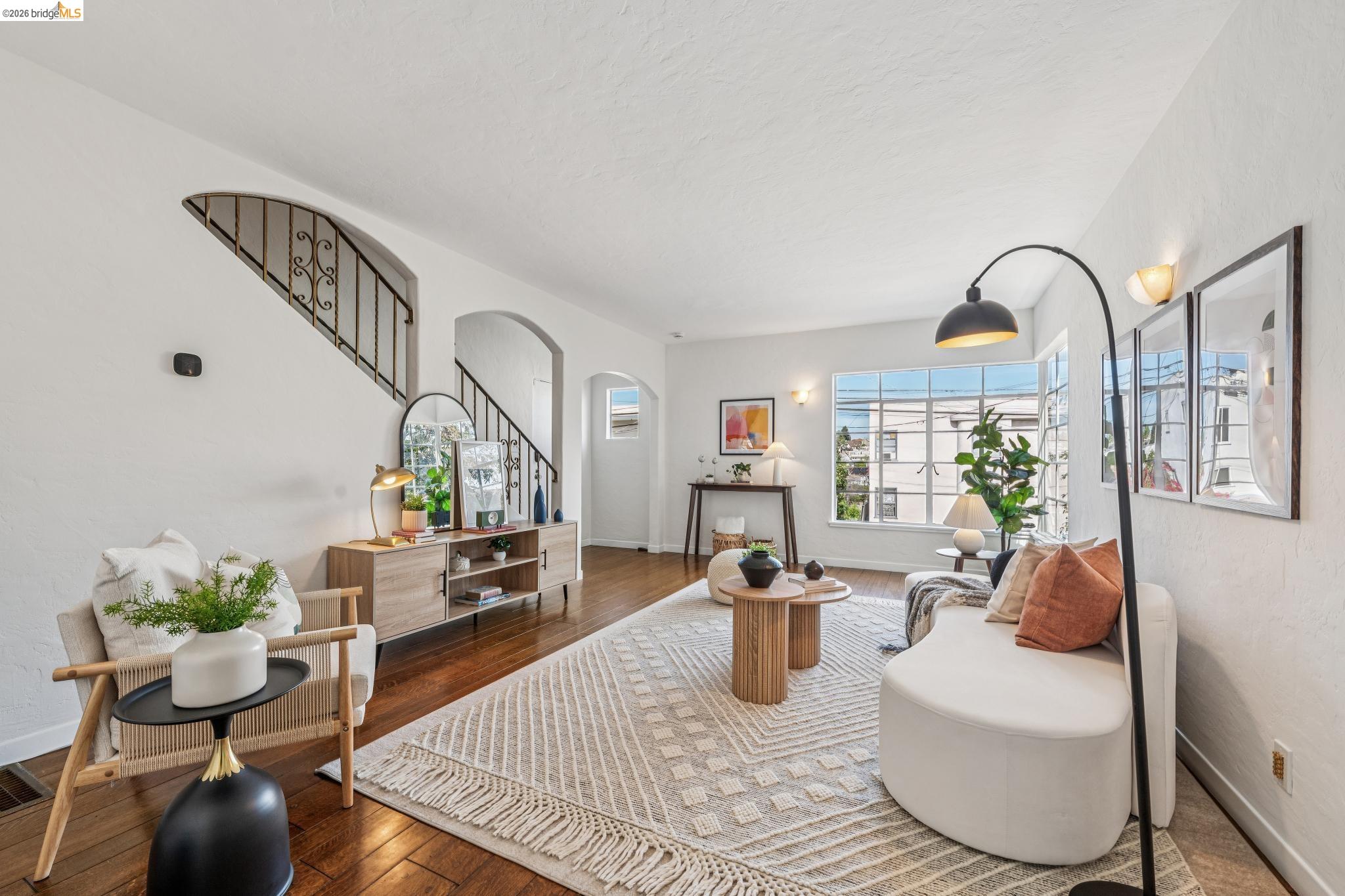 Detail Gallery Image 10 of 60 For 2306 Ivy Dr, Oakland,  CA 94606 - – Beds | – Baths