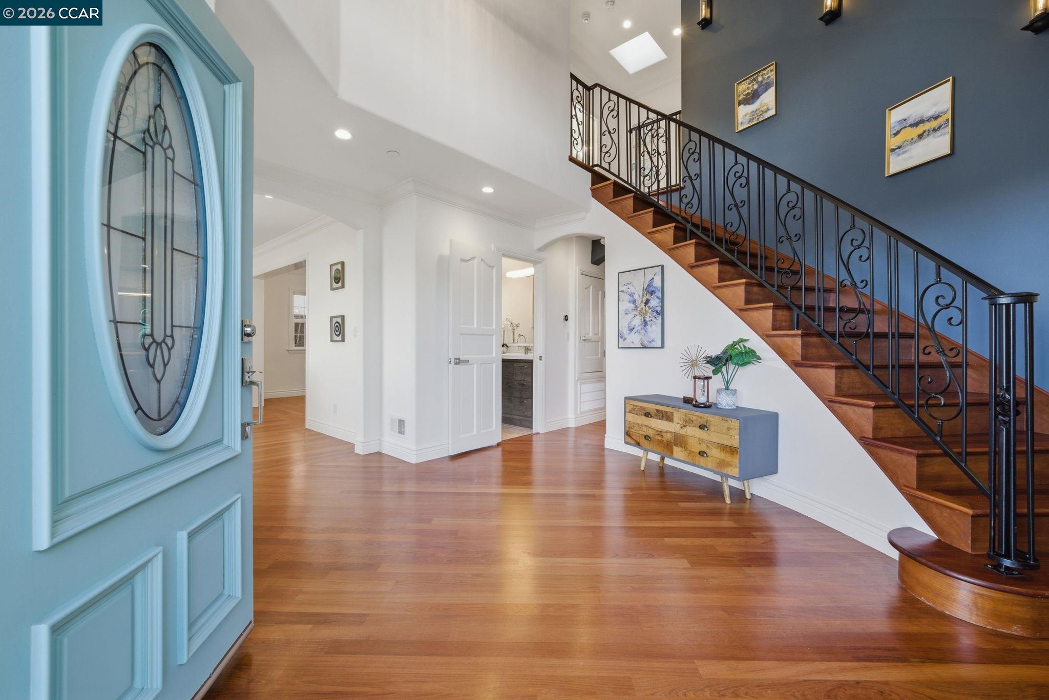 Detail Gallery Image 11 of 59 For 8 Millbrae Cir, Millbrae,  CA 94030 - 4 Beds | 3/1 Baths