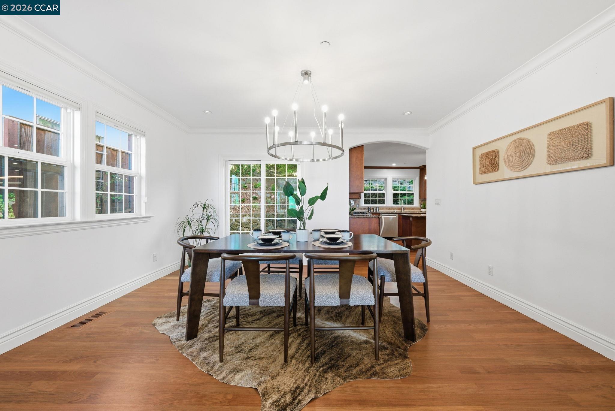 Detail Gallery Image 18 of 59 For 8 Millbrae Cir, Millbrae,  CA 94030 - 4 Beds | 3/1 Baths