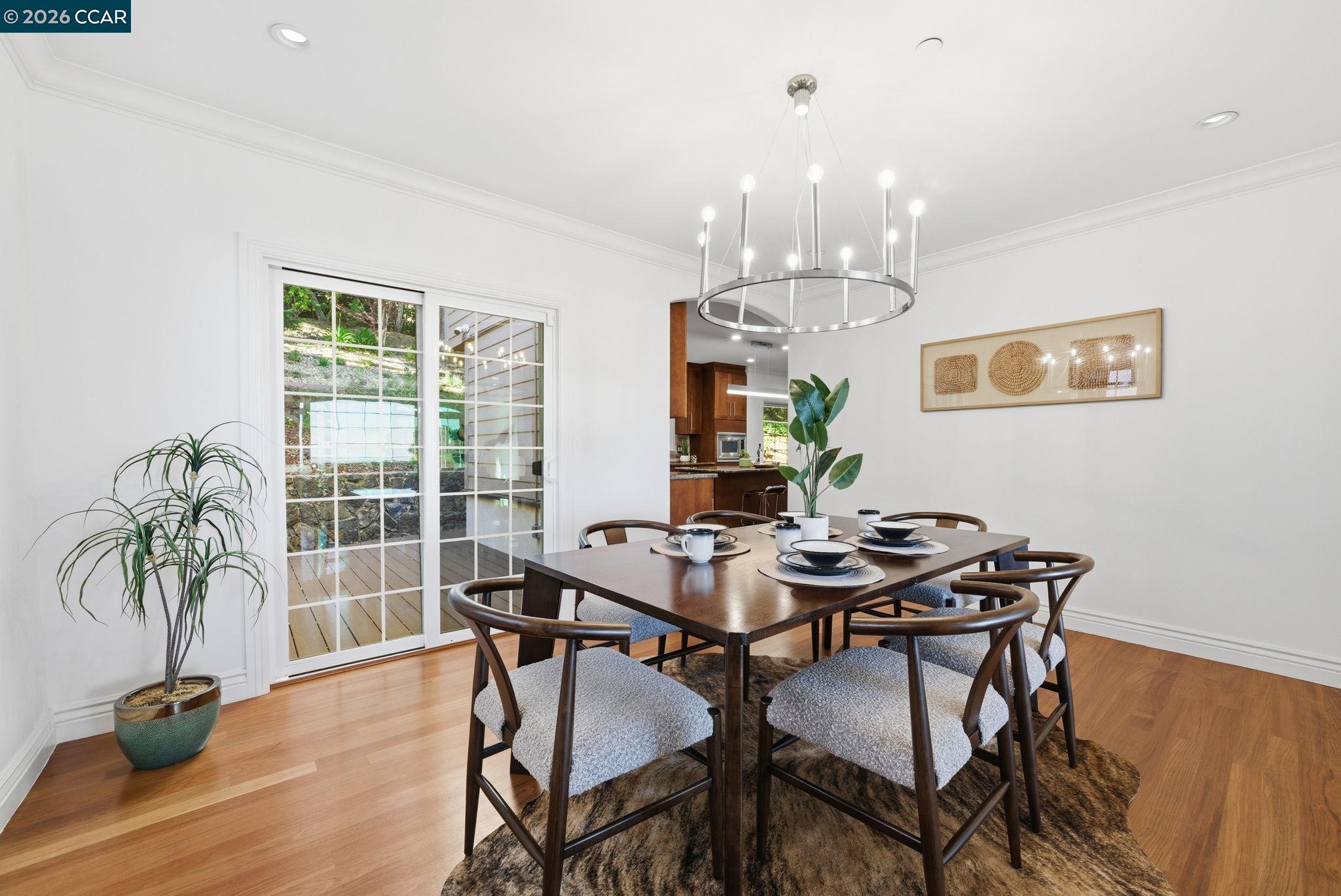 Detail Gallery Image 19 of 59 For 8 Millbrae Cir, Millbrae,  CA 94030 - 4 Beds | 3/1 Baths