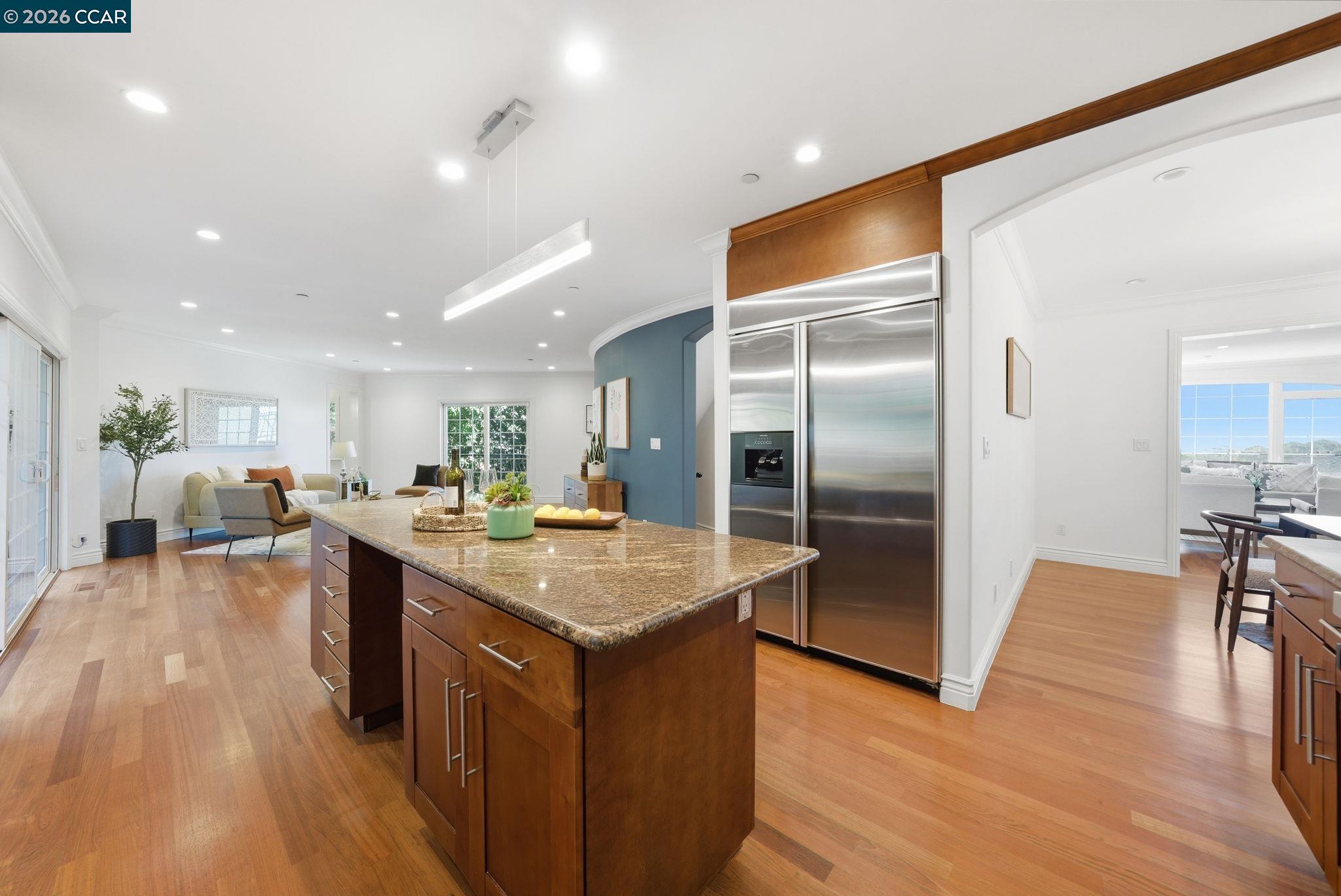 Detail Gallery Image 23 of 59 For 8 Millbrae Cir, Millbrae,  CA 94030 - 4 Beds | 3/1 Baths