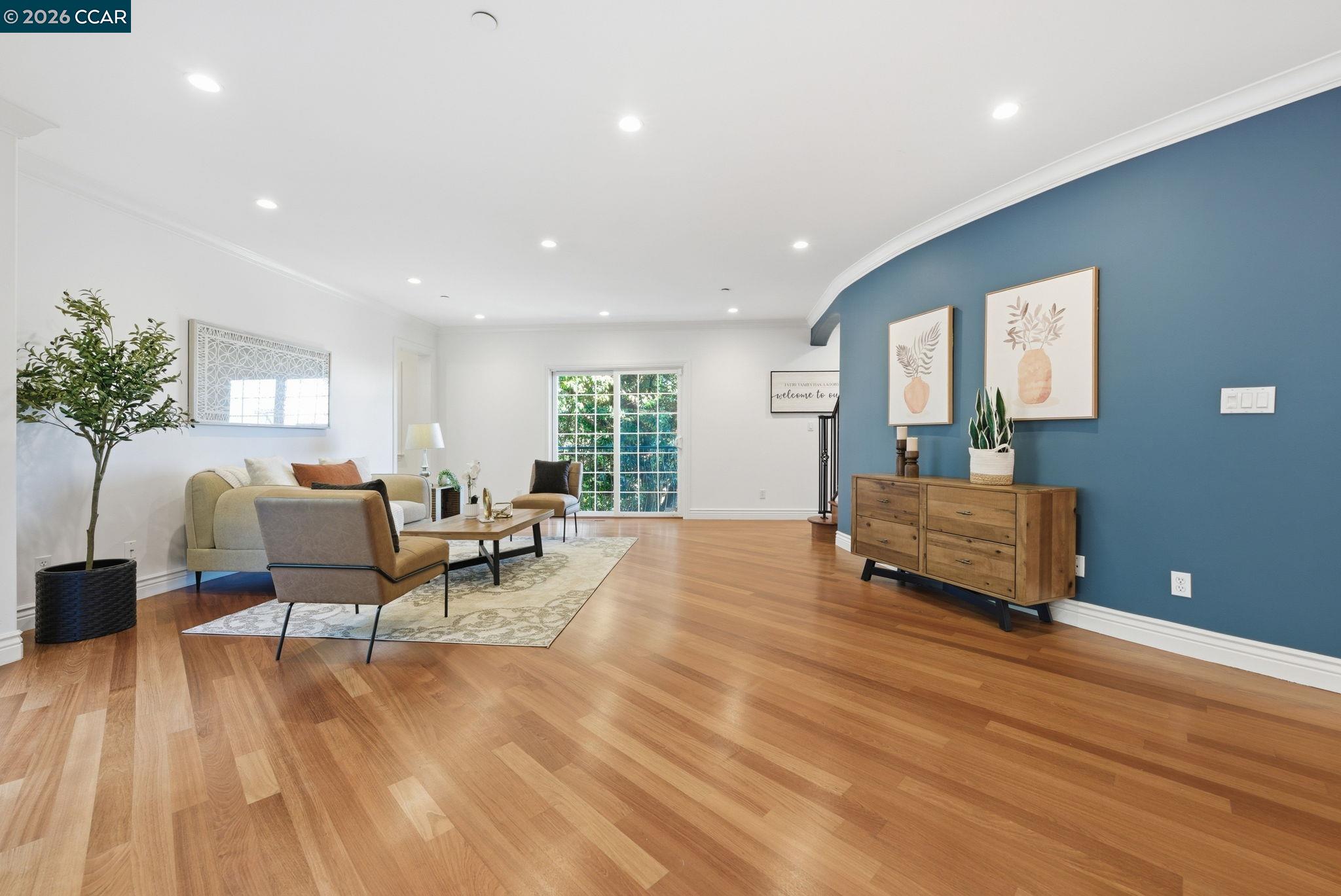 Detail Gallery Image 24 of 59 For 8 Millbrae Cir, Millbrae,  CA 94030 - 4 Beds | 3/1 Baths