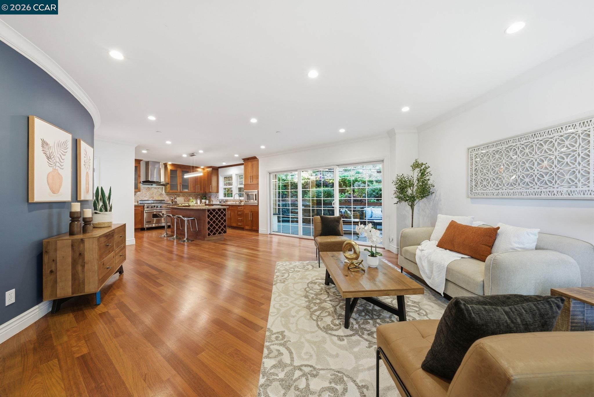 Detail Gallery Image 26 of 59 For 8 Millbrae Cir, Millbrae,  CA 94030 - 4 Beds | 3/1 Baths