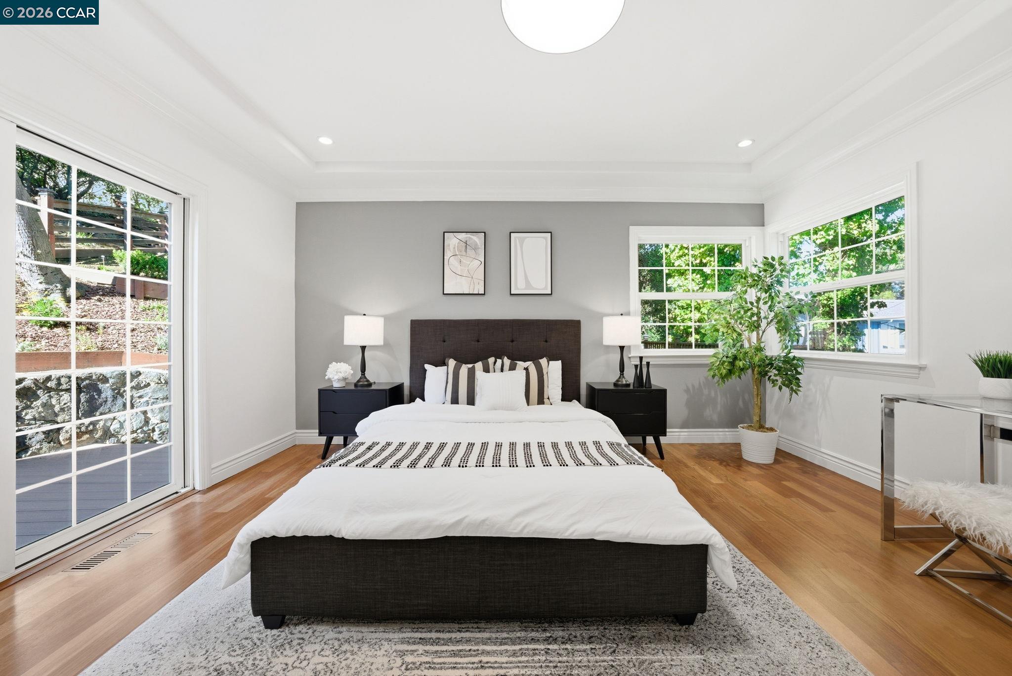 Detail Gallery Image 30 of 59 For 8 Millbrae Cir, Millbrae,  CA 94030 - 4 Beds | 3/1 Baths