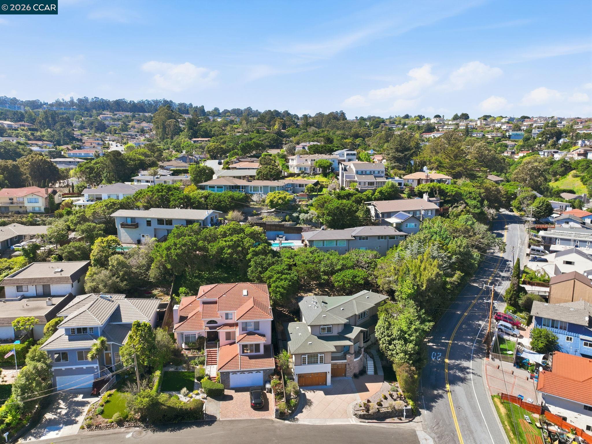 Detail Gallery Image 58 of 59 For 8 Millbrae Cir, Millbrae,  CA 94030 - 4 Beds | 3/1 Baths