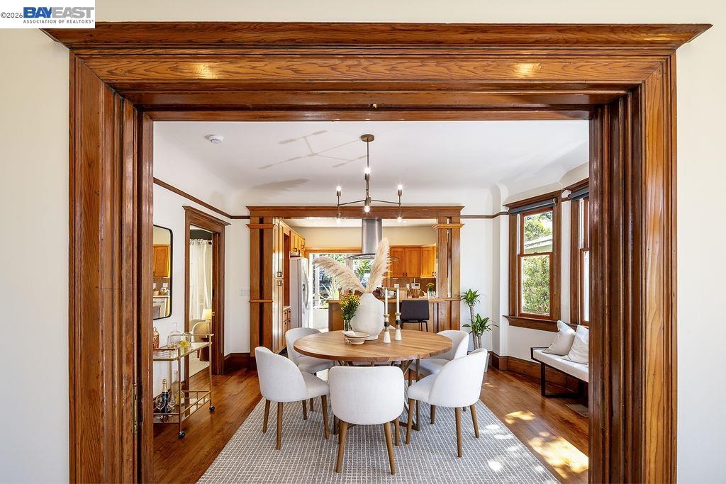 Detail Gallery Image 11 of 45 For 2420 9th Ave, Oakland,  CA 94606 - 4 Beds | 2/1 Baths