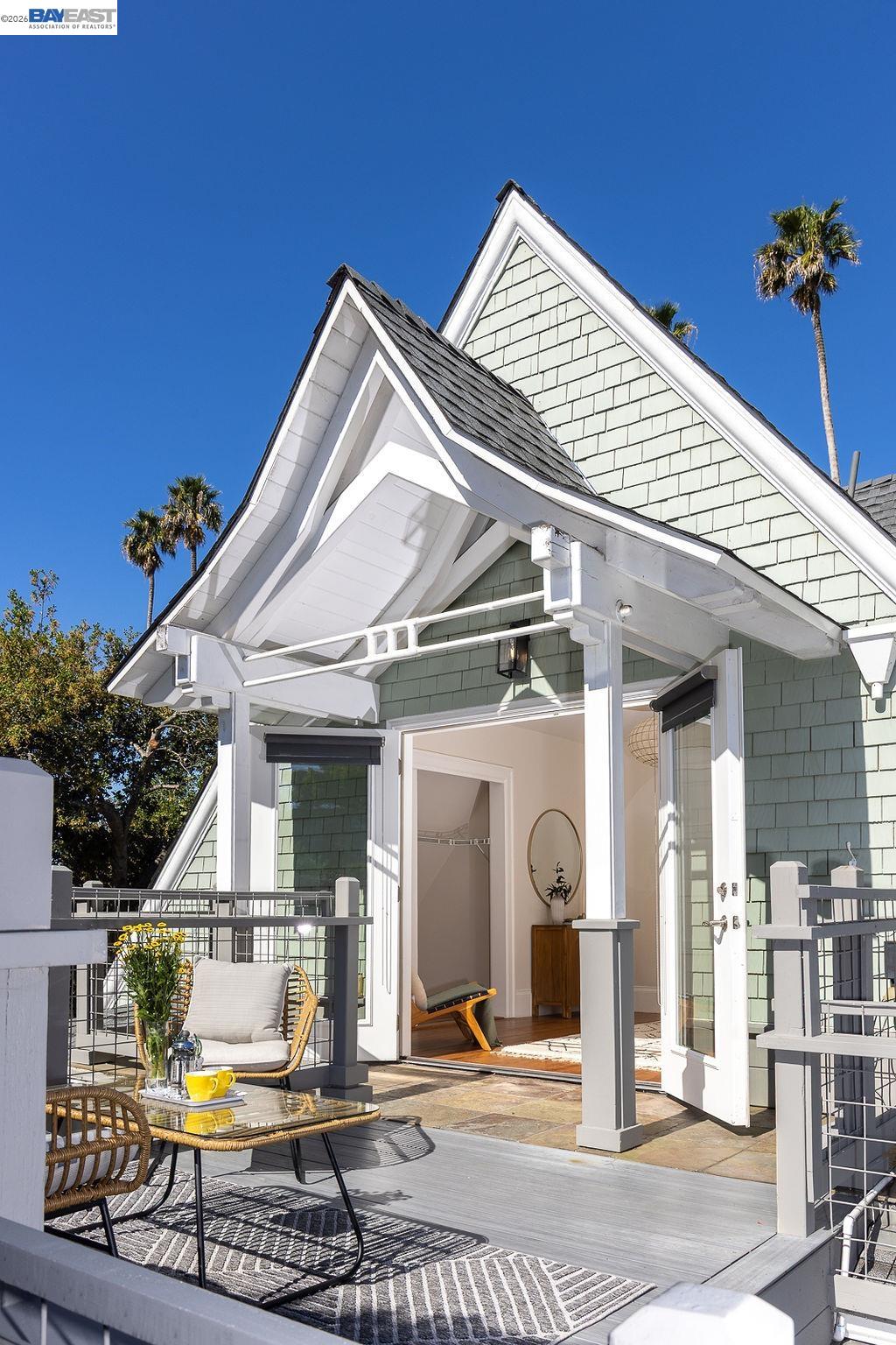 Detail Gallery Image 23 of 45 For 2420 9th Ave, Oakland,  CA 94606 - 4 Beds | 2/1 Baths