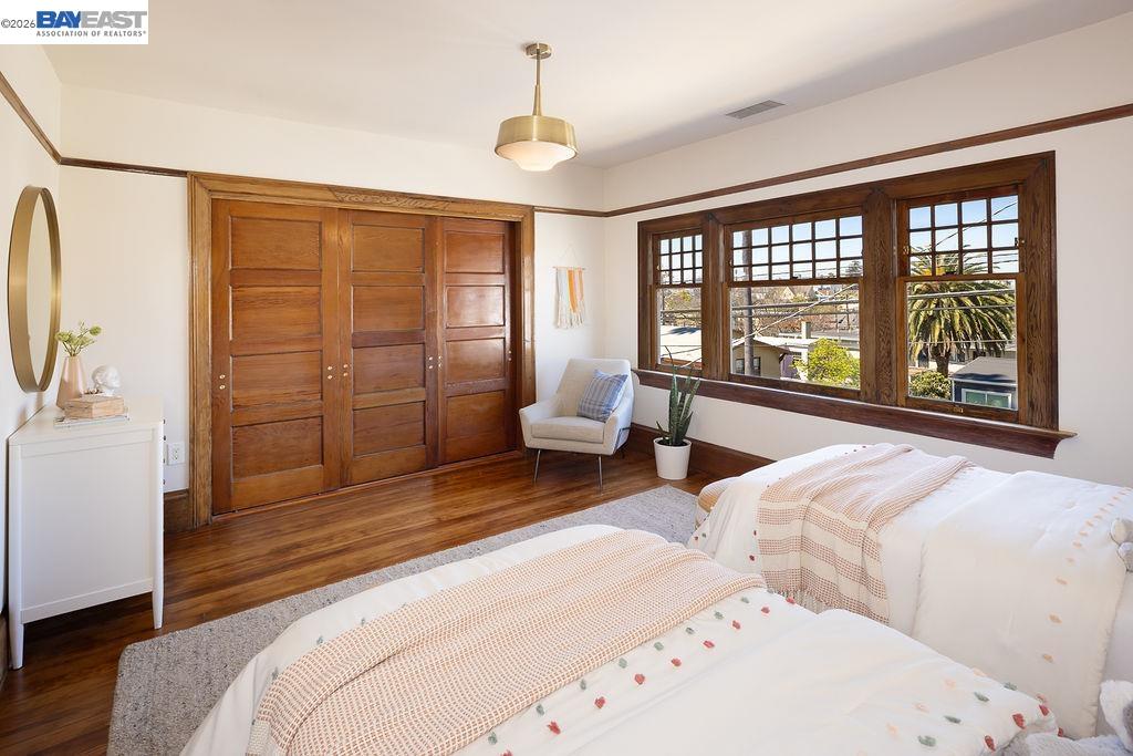 Detail Gallery Image 25 of 45 For 2420 9th Ave, Oakland,  CA 94606 - 4 Beds | 2/1 Baths