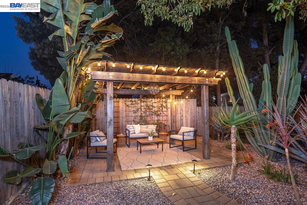 Detail Gallery Image 35 of 45 For 2420 9th Ave, Oakland,  CA 94606 - 4 Beds | 2/1 Baths