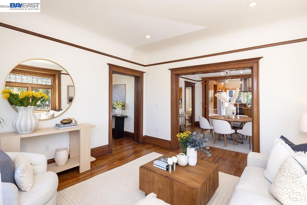 Detail Gallery Image 8 of 45 For 2420 9th Ave, Oakland,  CA 94606 - 4 Beds | 2/1 Baths