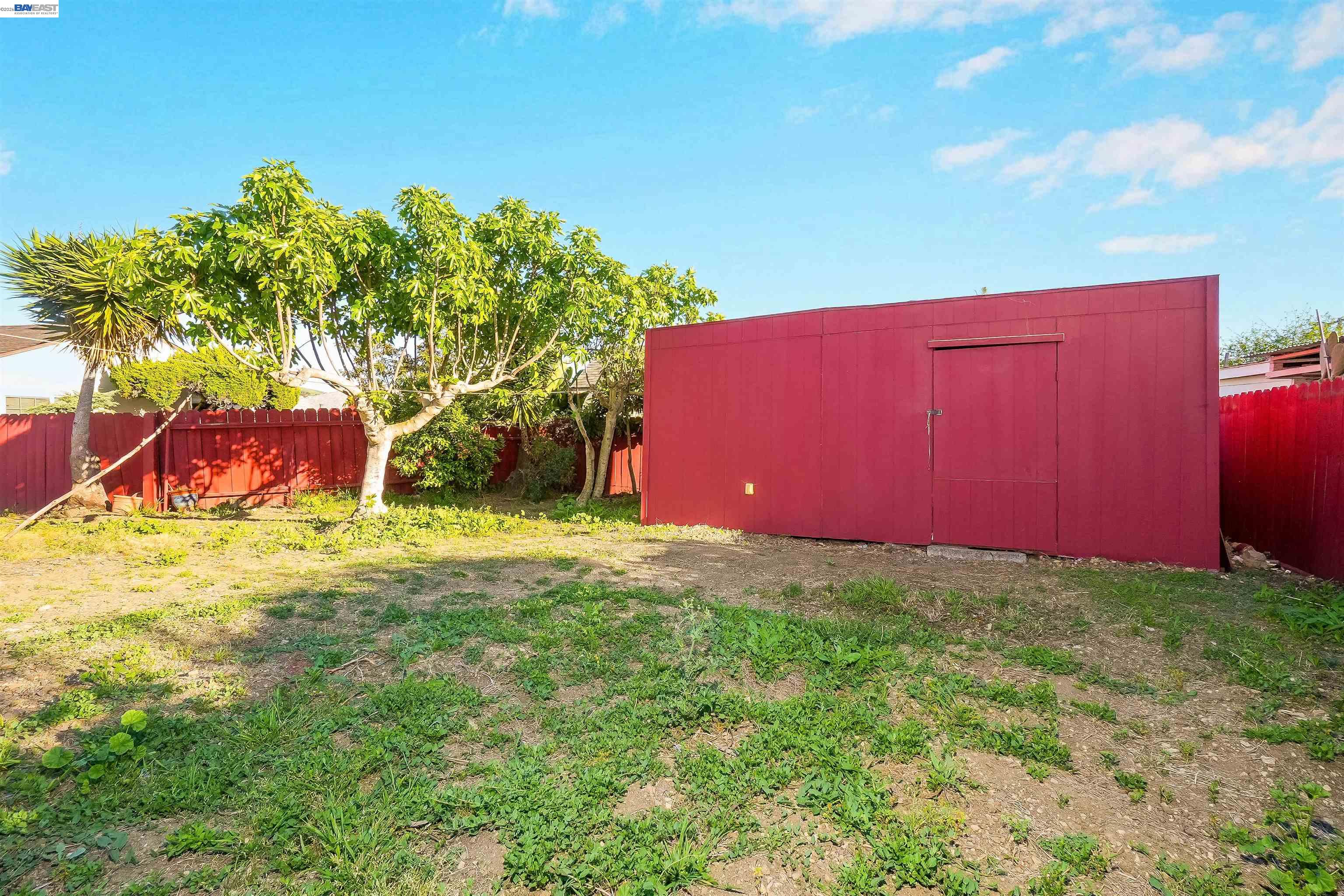 Detail Gallery Image 17 of 56 For 387 Tennyson Rd, Hayward,  CA 94544 - 4 Beds | 2 Baths