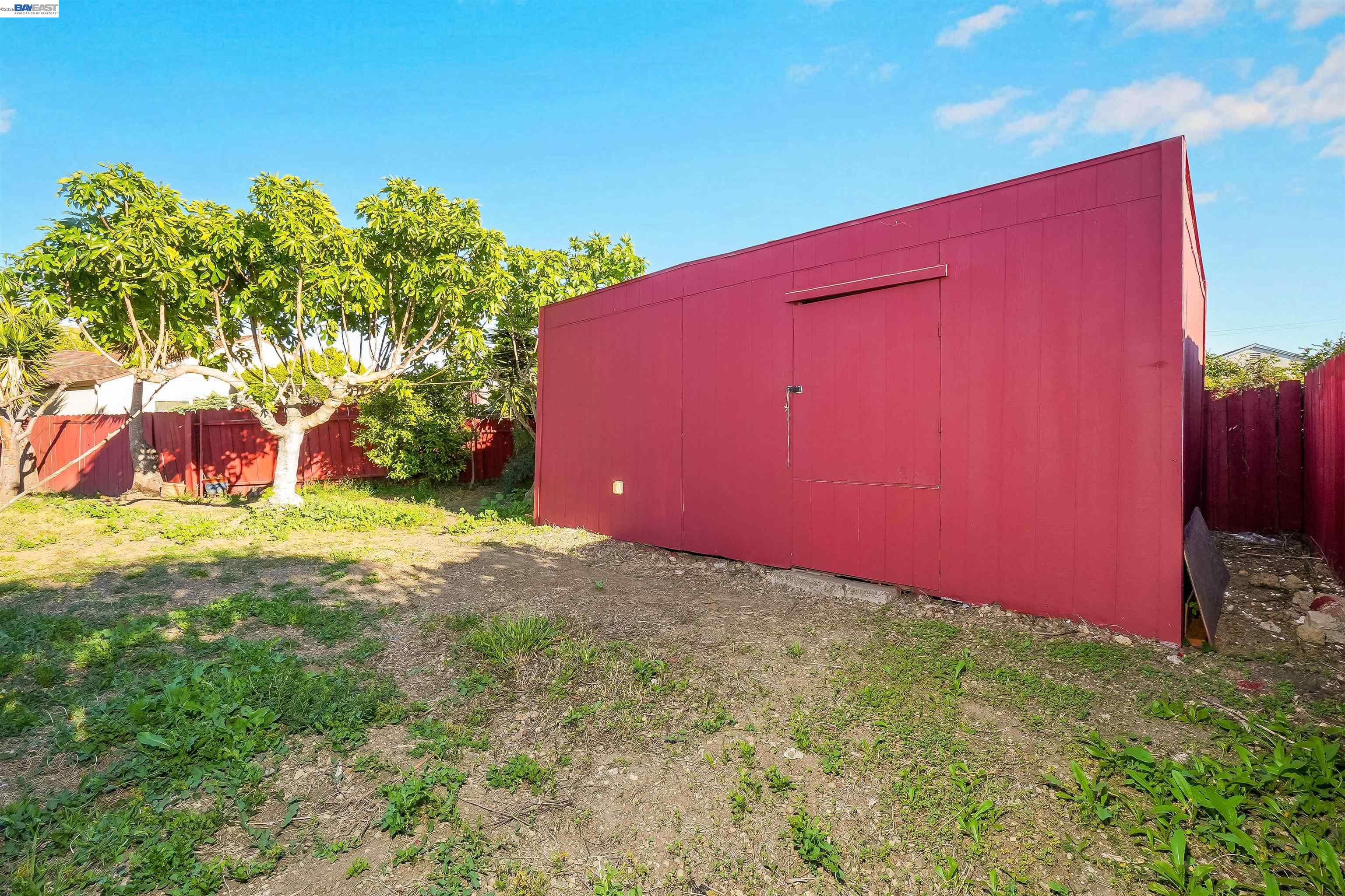 Detail Gallery Image 18 of 56 For 387 Tennyson Rd, Hayward,  CA 94544 - 4 Beds | 2 Baths