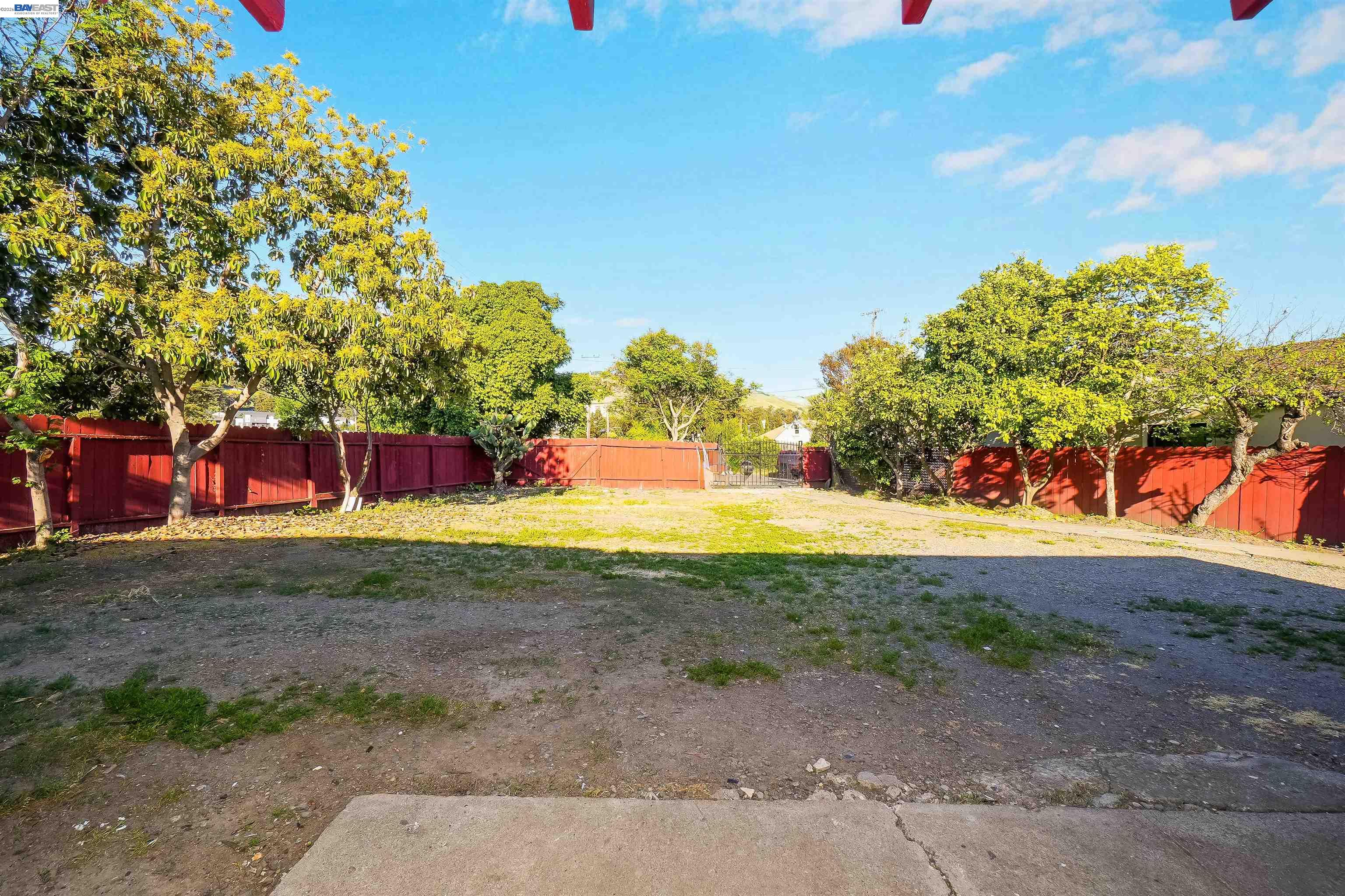 Detail Gallery Image 25 of 56 For 387 Tennyson Rd, Hayward,  CA 94544 - 4 Beds | 2 Baths