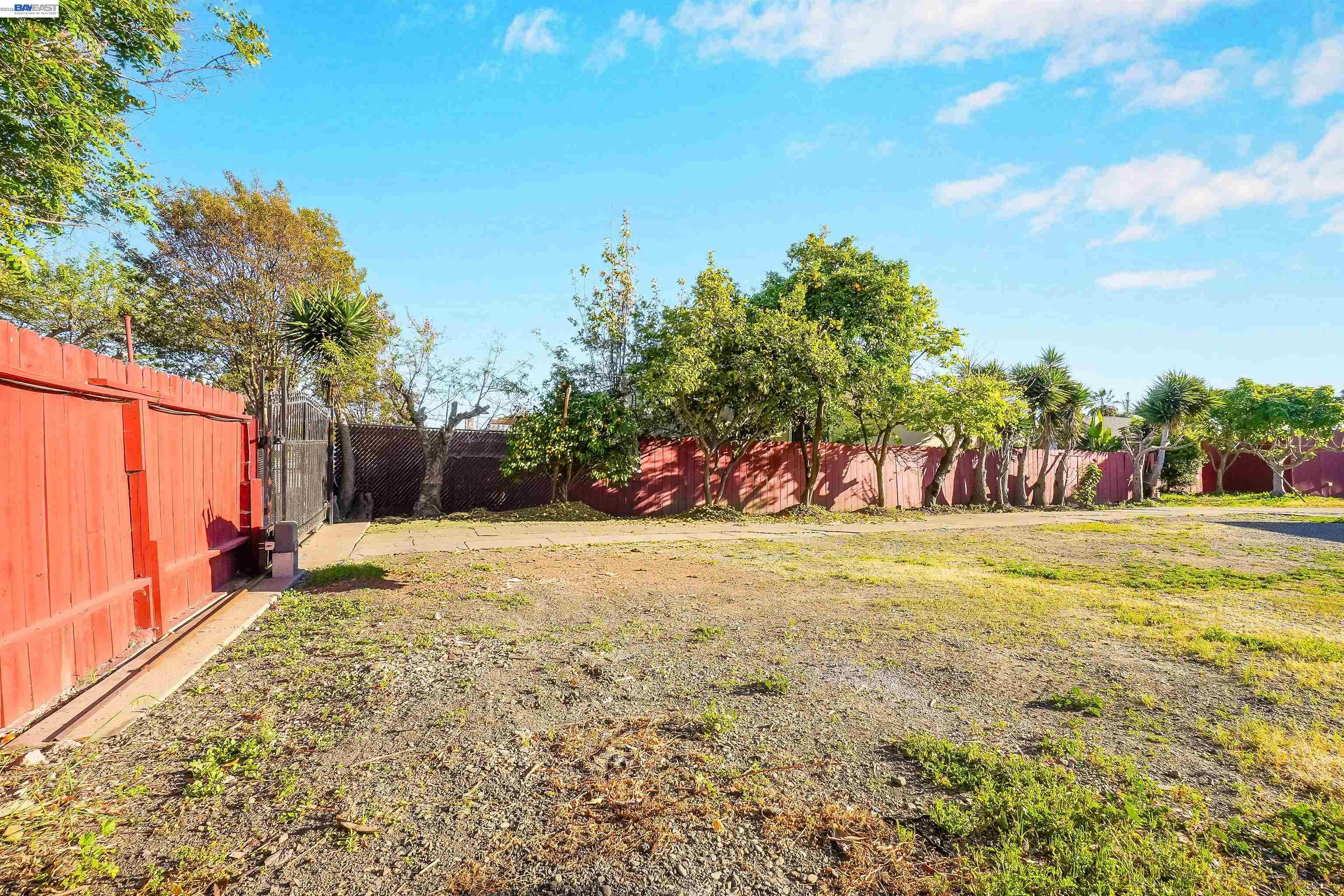 Detail Gallery Image 27 of 56 For 387 Tennyson Rd, Hayward,  CA 94544 - 4 Beds | 2 Baths