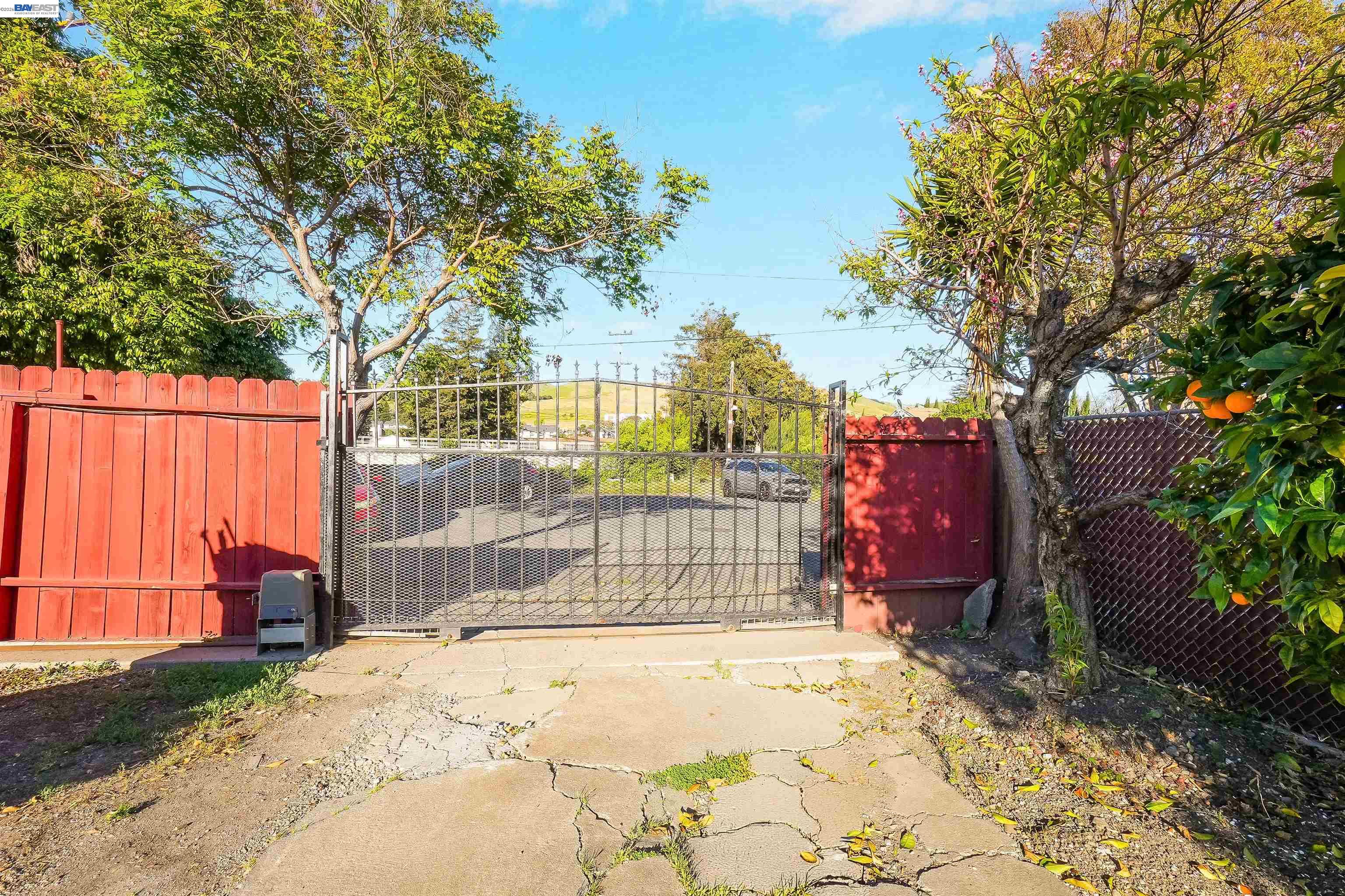 Detail Gallery Image 28 of 56 For 387 Tennyson Rd, Hayward,  CA 94544 - 4 Beds | 2 Baths