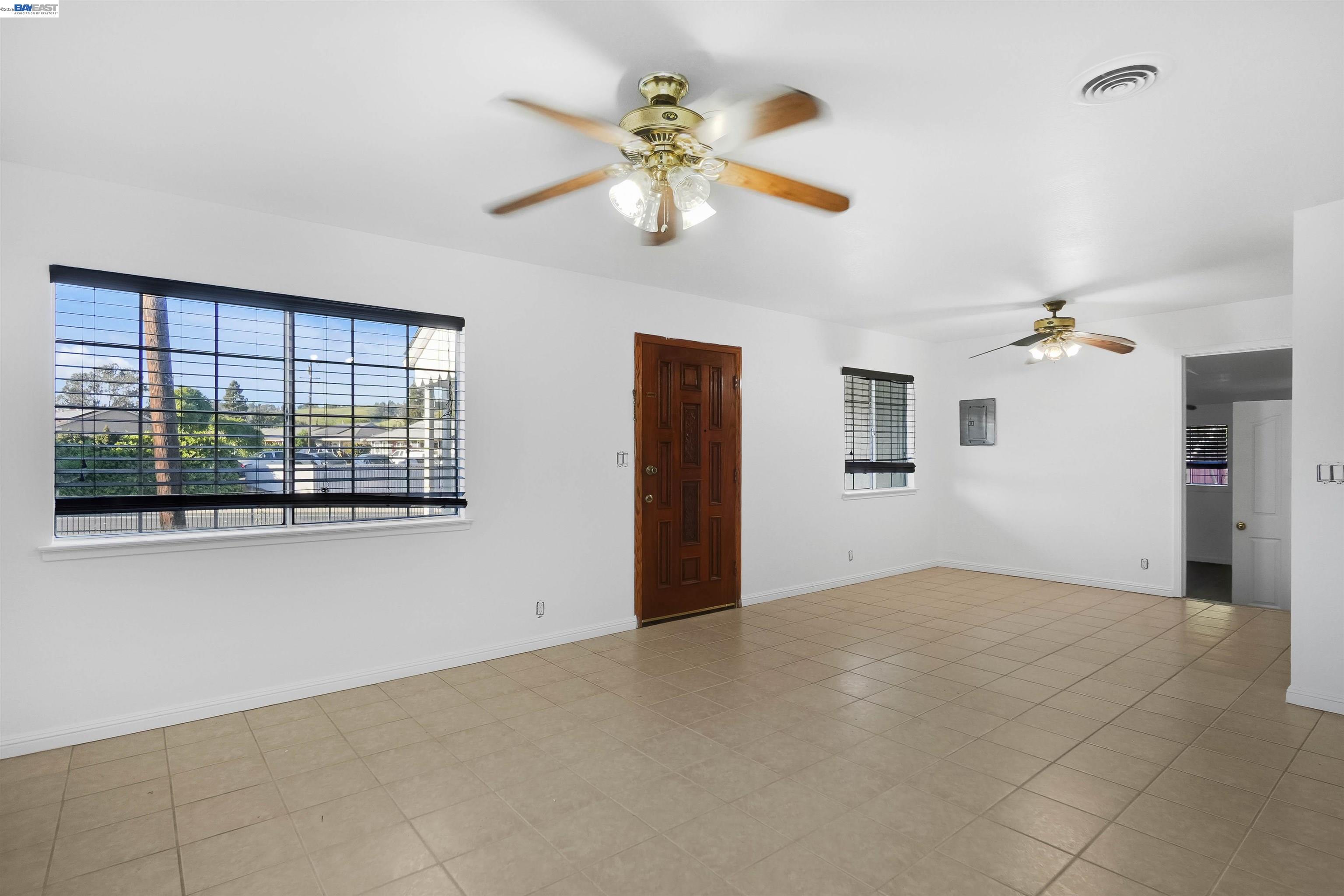 Detail Gallery Image 32 of 56 For 387 Tennyson Rd, Hayward,  CA 94544 - 4 Beds | 2 Baths