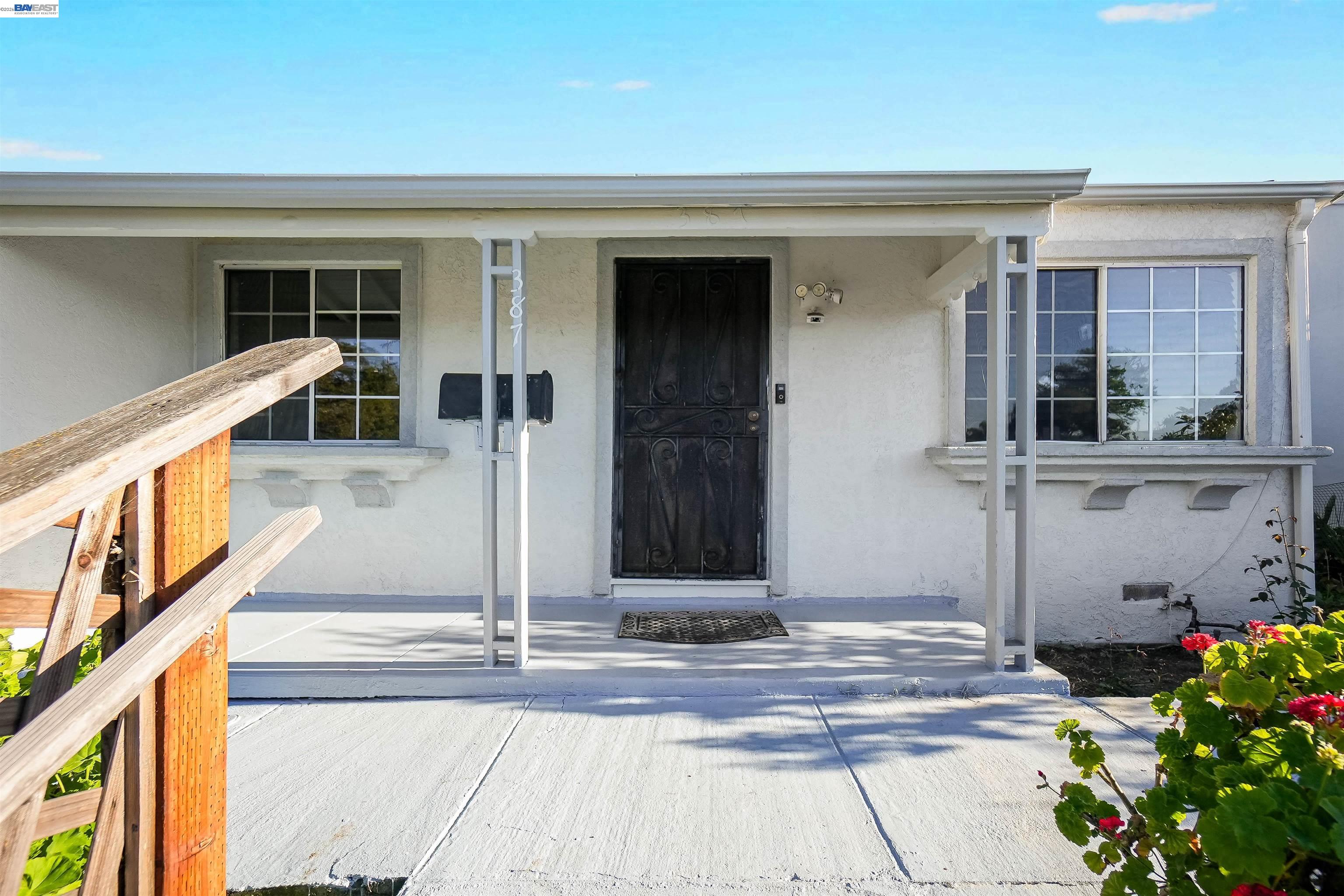 Detail Gallery Image 5 of 56 For 387 Tennyson Rd, Hayward,  CA 94544 - 4 Beds | 2 Baths