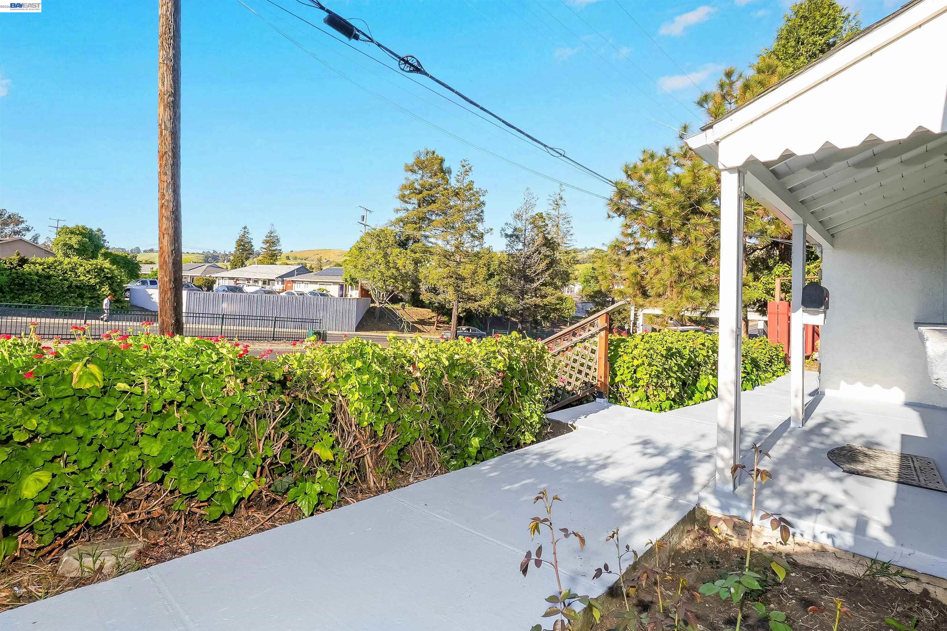 Detail Gallery Image 7 of 56 For 387 Tennyson Rd, Hayward,  CA 94544 - 4 Beds | 2 Baths