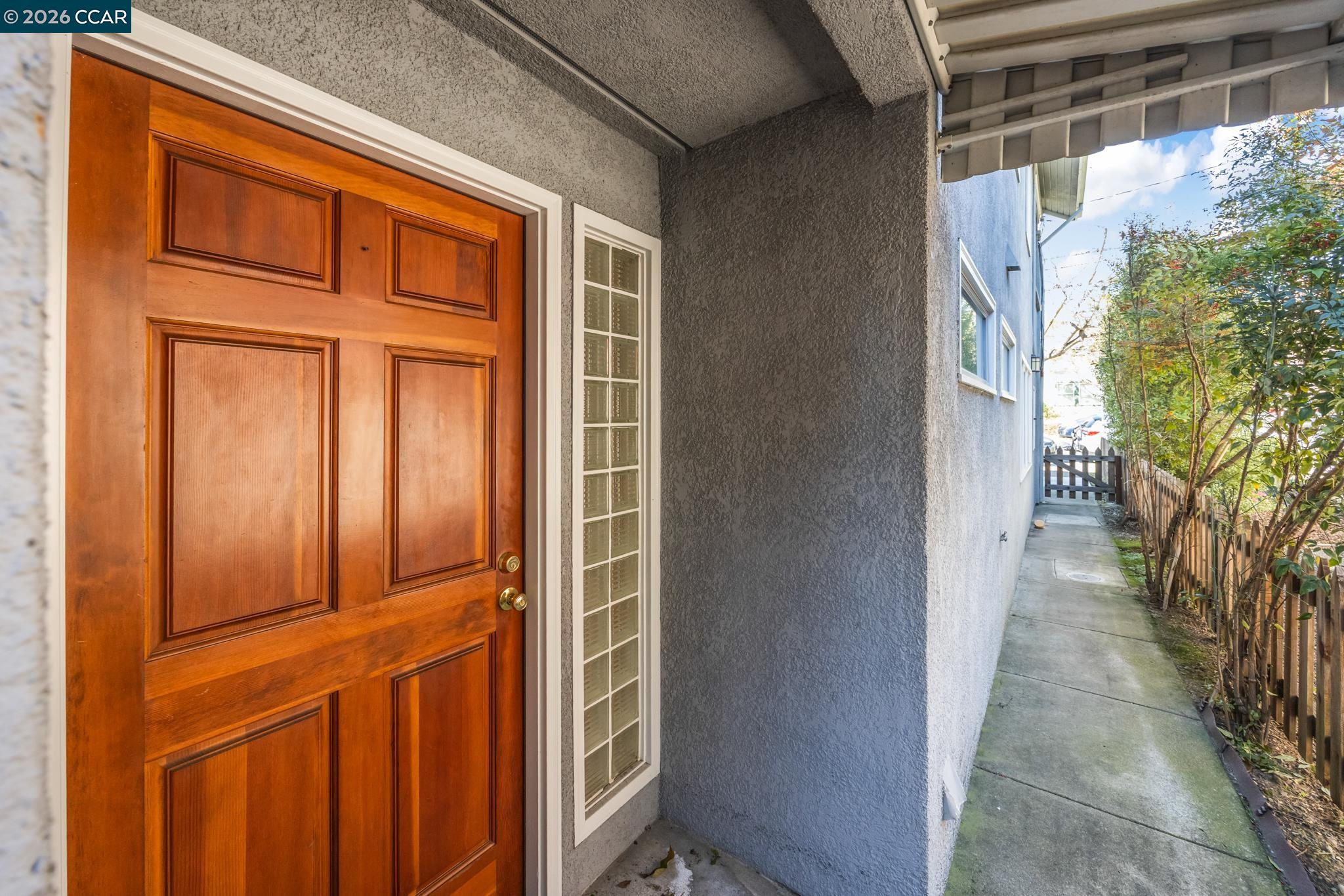 Detail Gallery Image 23 of 43 For 5910 Chabot Rd, Oakland,  CA 94618 - 5 Beds | 3 Baths