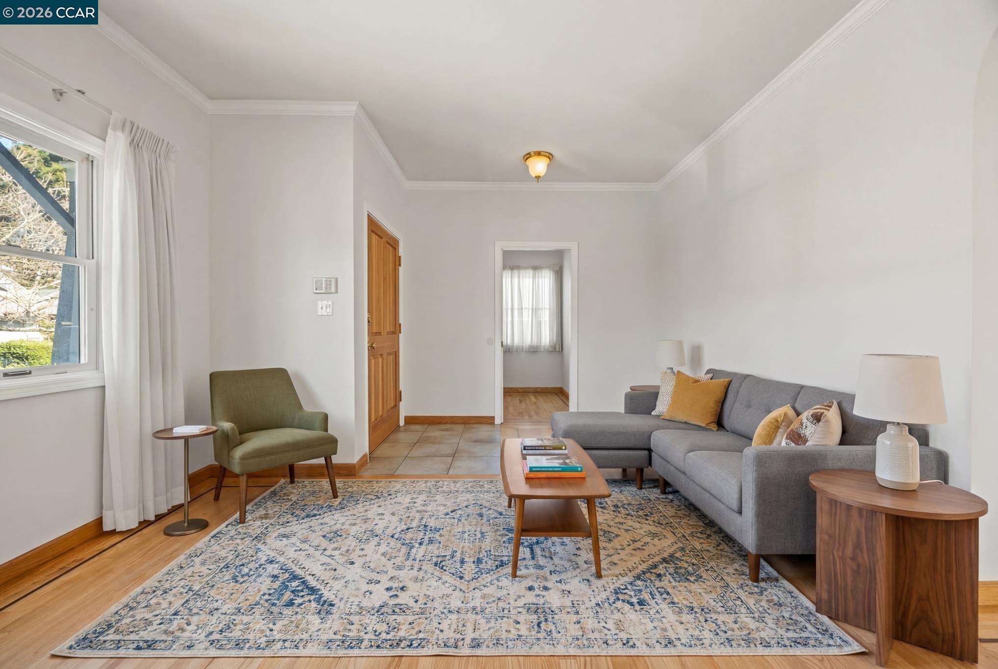 Detail Gallery Image 29 of 43 For 5910 Chabot Rd, Oakland,  CA 94618 - 5 Beds | 3 Baths