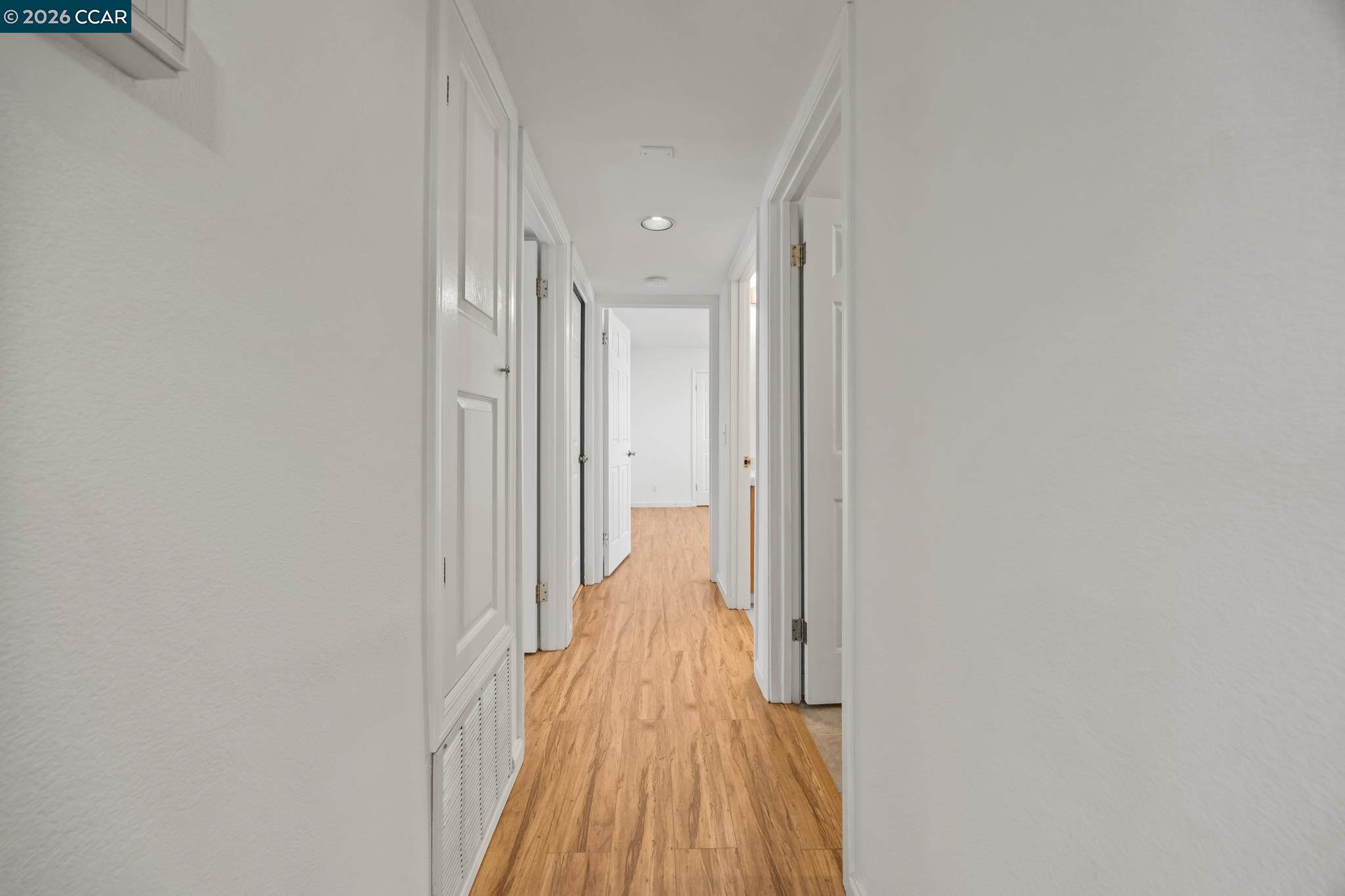 Detail Gallery Image 33 of 43 For 5910 Chabot Rd, Oakland,  CA 94618 - 5 Beds | 3 Baths