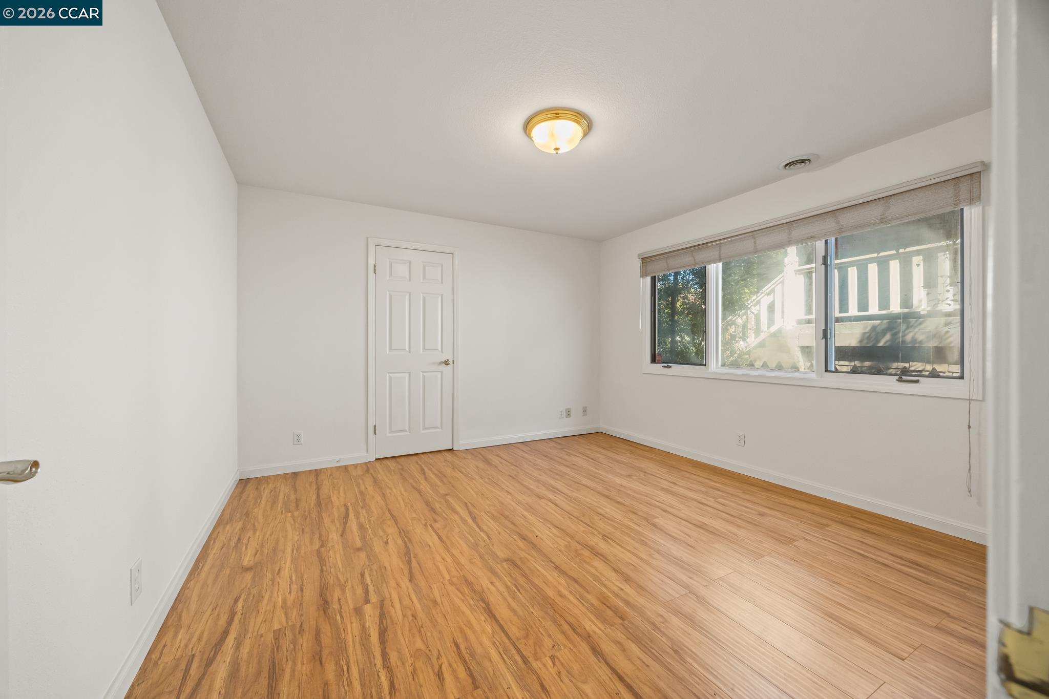 Detail Gallery Image 38 of 43 For 5910 Chabot Rd, Oakland,  CA 94618 - 5 Beds | 3 Baths