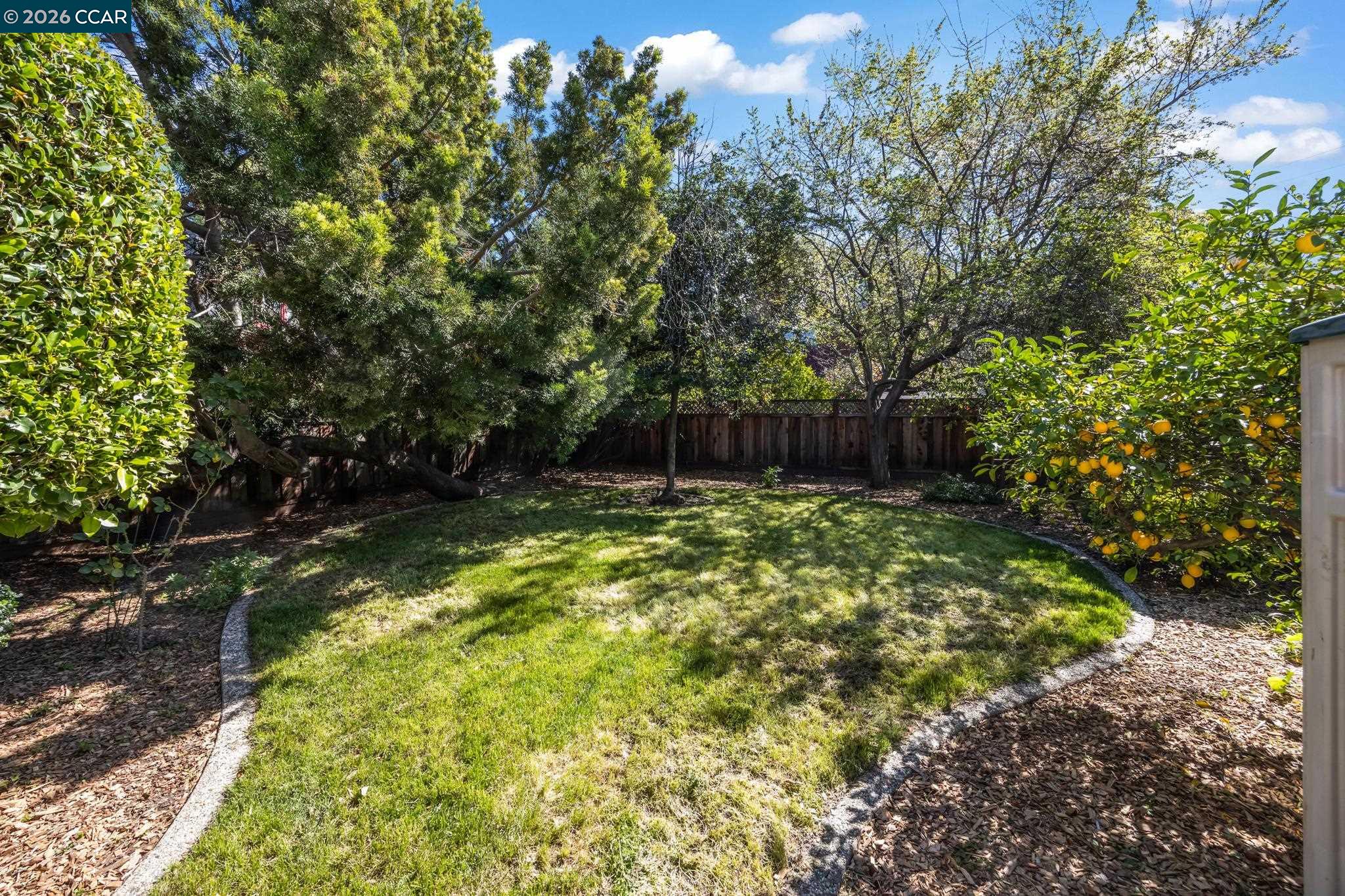 Detail Gallery Image 40 of 43 For 5910 Chabot Rd, Oakland,  CA 94618 - 5 Beds | 3 Baths