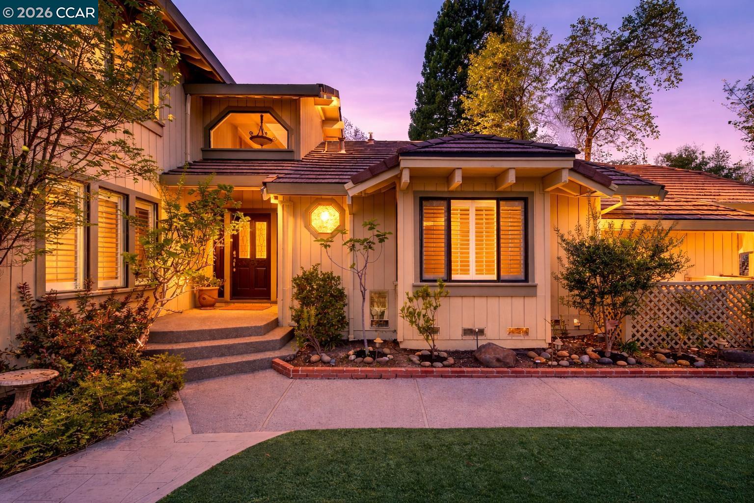 Detail Gallery Image 2 of 60 For 951 Redwood Dr, Danville,  CA 94506 - 3 Beds | 3 Baths