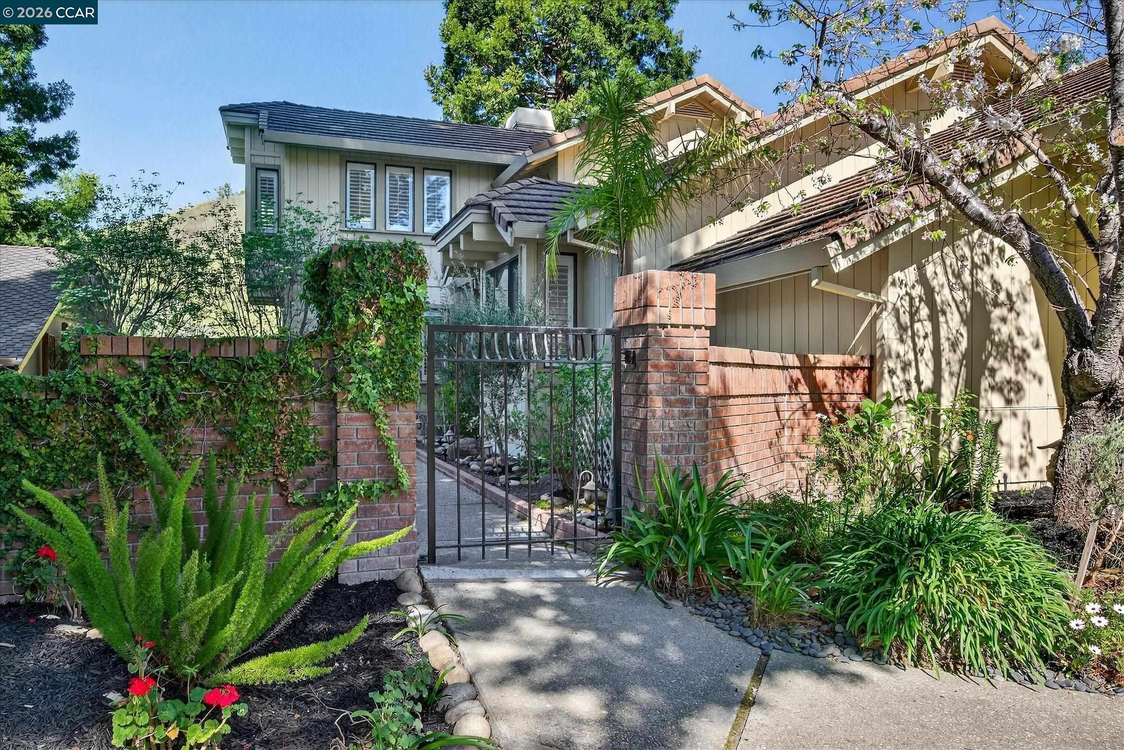 Detail Gallery Image 6 of 60 For 951 Redwood Dr, Danville,  CA 94506 - 3 Beds | 3 Baths