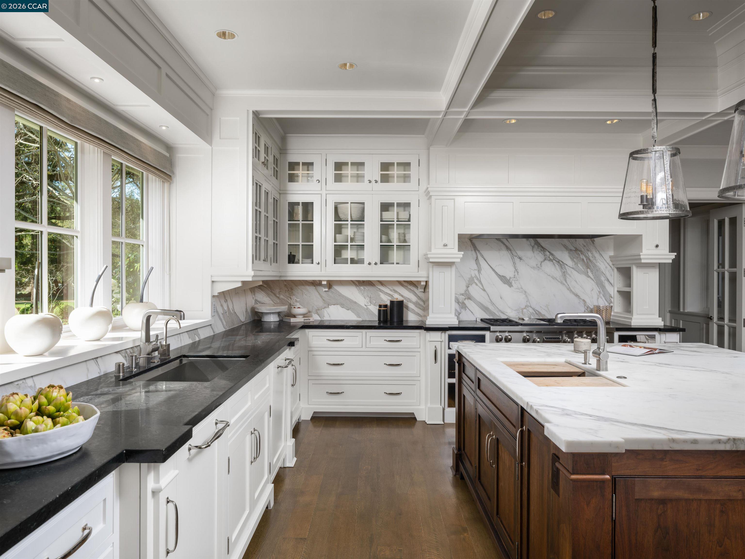 Detail Gallery Image 12 of 41 For Calle Arroyo, Diablo,  CA 94528 - 5 Beds | 7/2 Baths