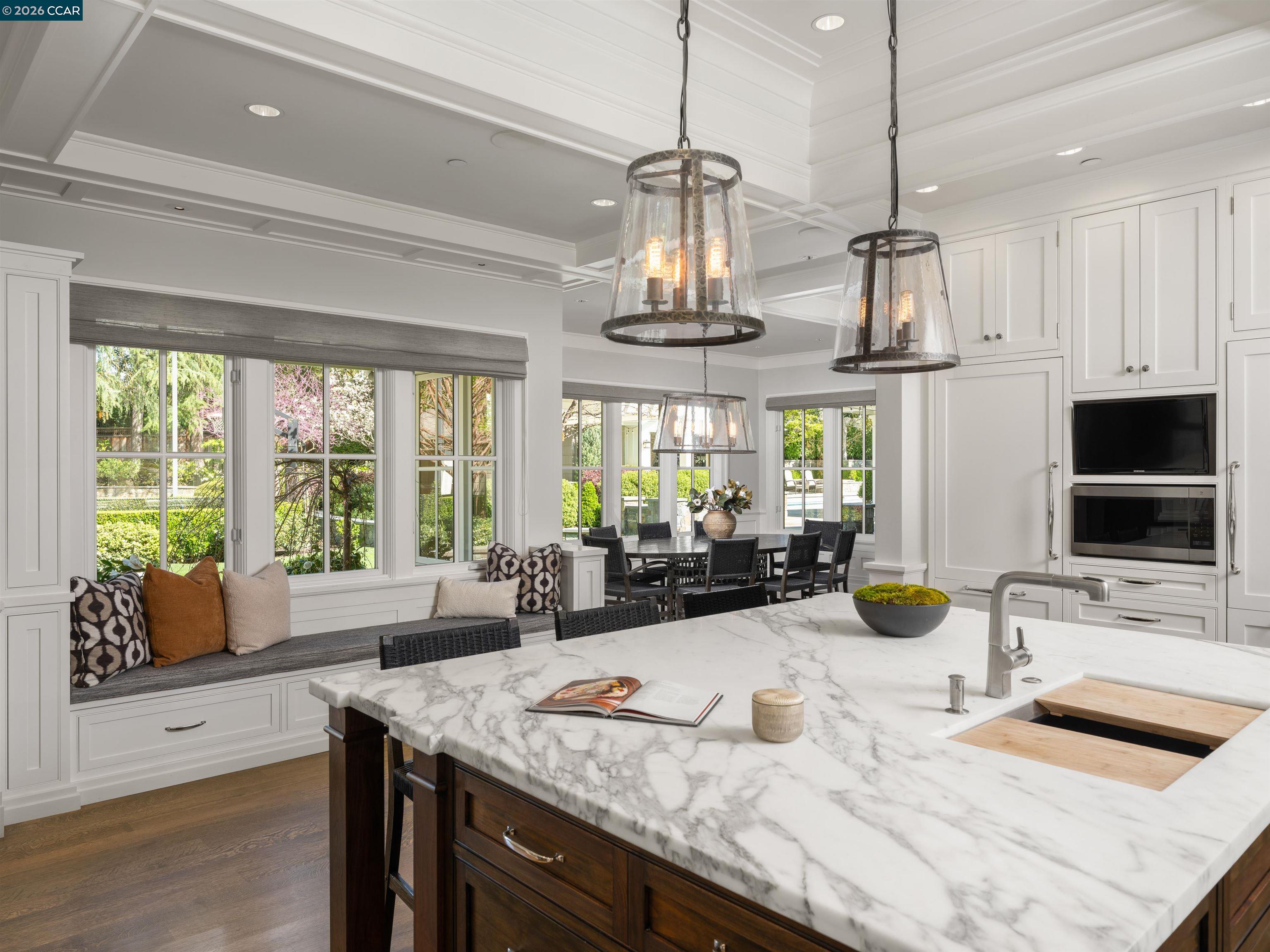 Detail Gallery Image 13 of 41 For Calle Arroyo, Diablo,  CA 94528 - 5 Beds | 7/2 Baths