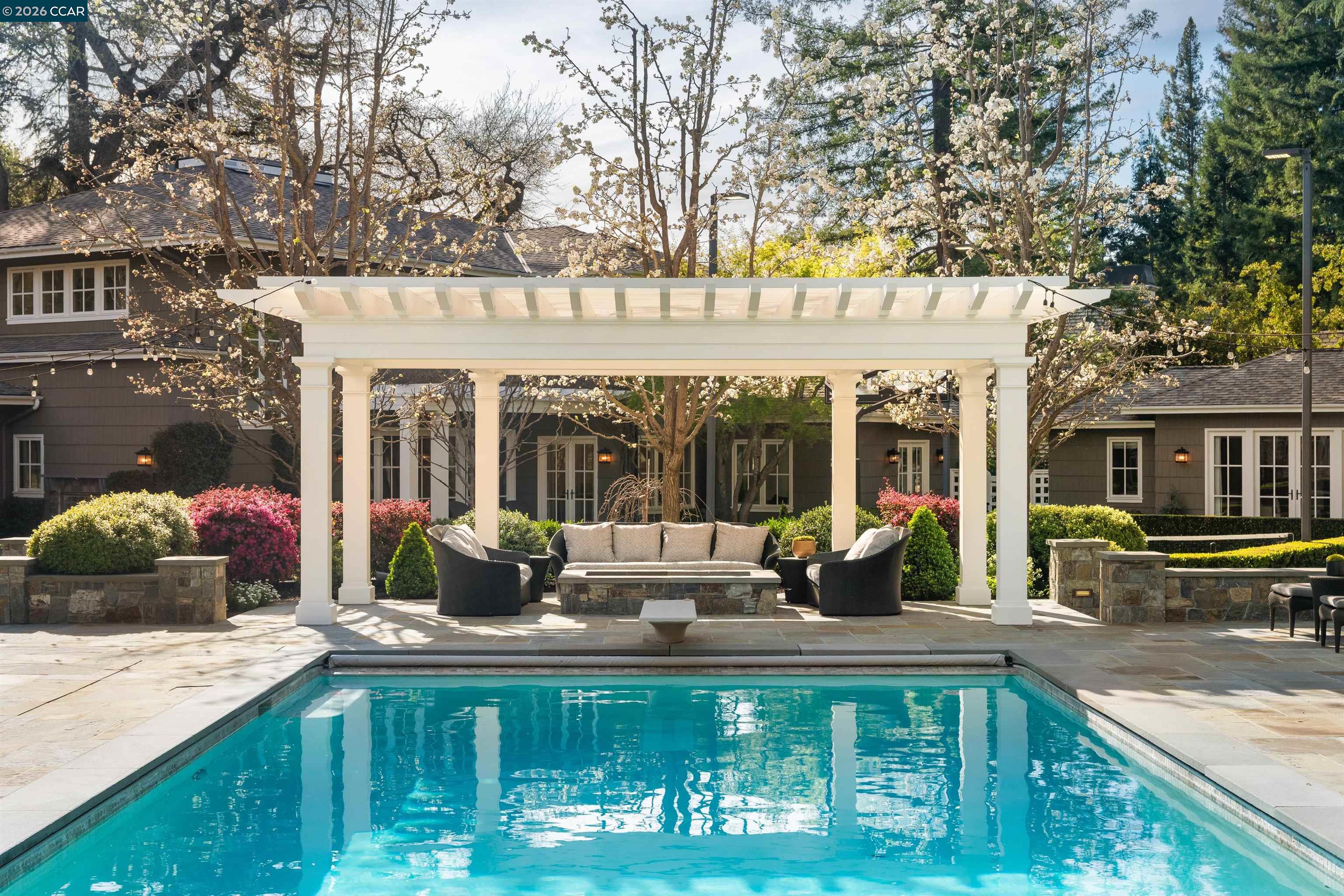 Detail Gallery Image 33 of 41 For Calle Arroyo, Diablo,  CA 94528 - 5 Beds | 7/2 Baths