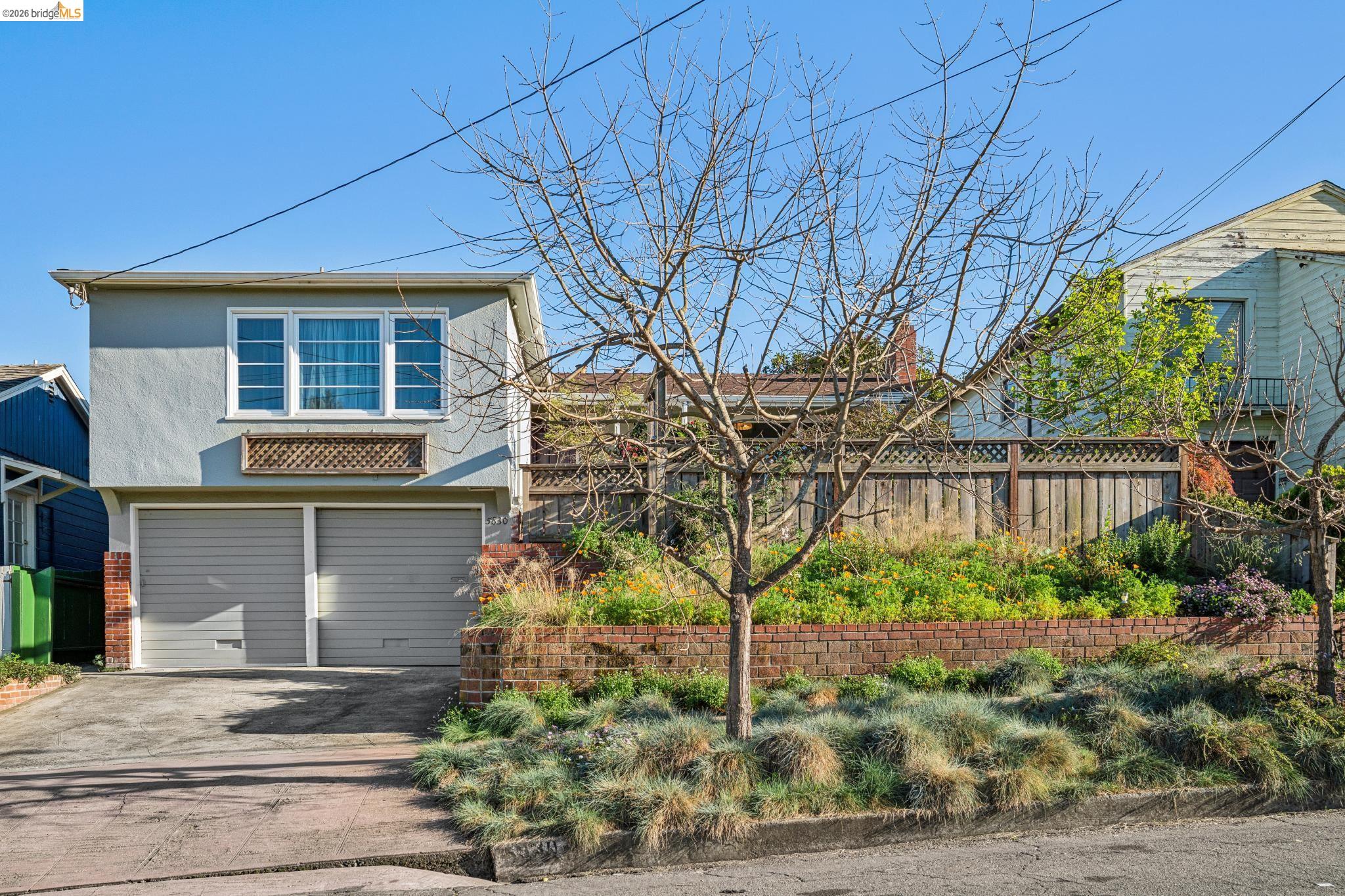 Detail Gallery Image 3 of 50 For 5830 Sutter Ave, Richmond,  CA 94804 - 3 Beds | 2 Baths