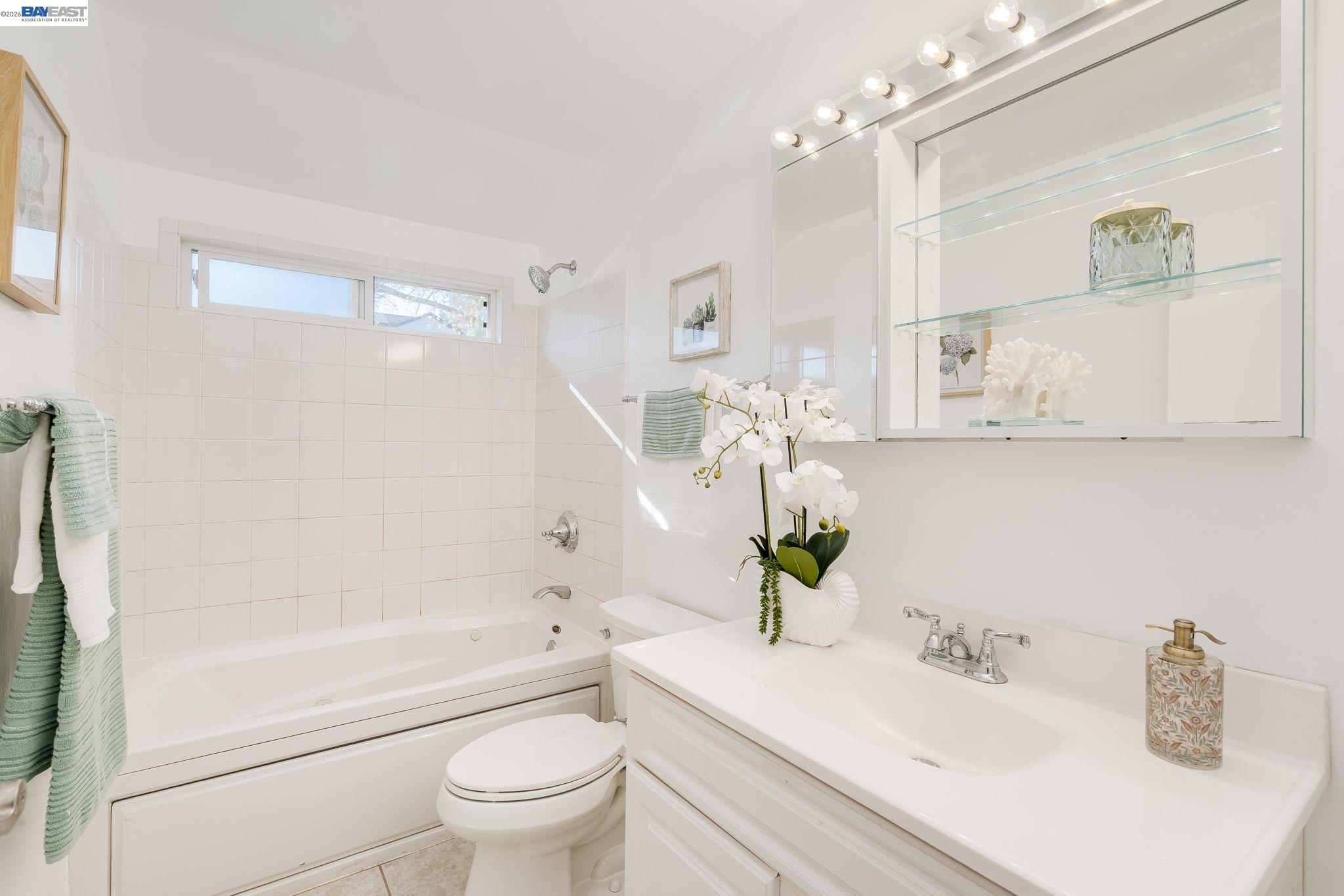 Detail Gallery Image 18 of 42 For 780 Quiet View Ct, Walnut Creek,  CA 94597 - 4 Beds | 3 Baths