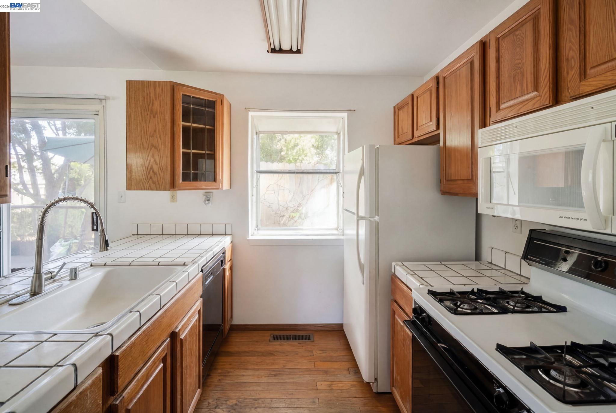 Detail Gallery Image 32 of 42 For 780 Quiet View Ct, Walnut Creek,  CA 94597 - 4 Beds | 3 Baths