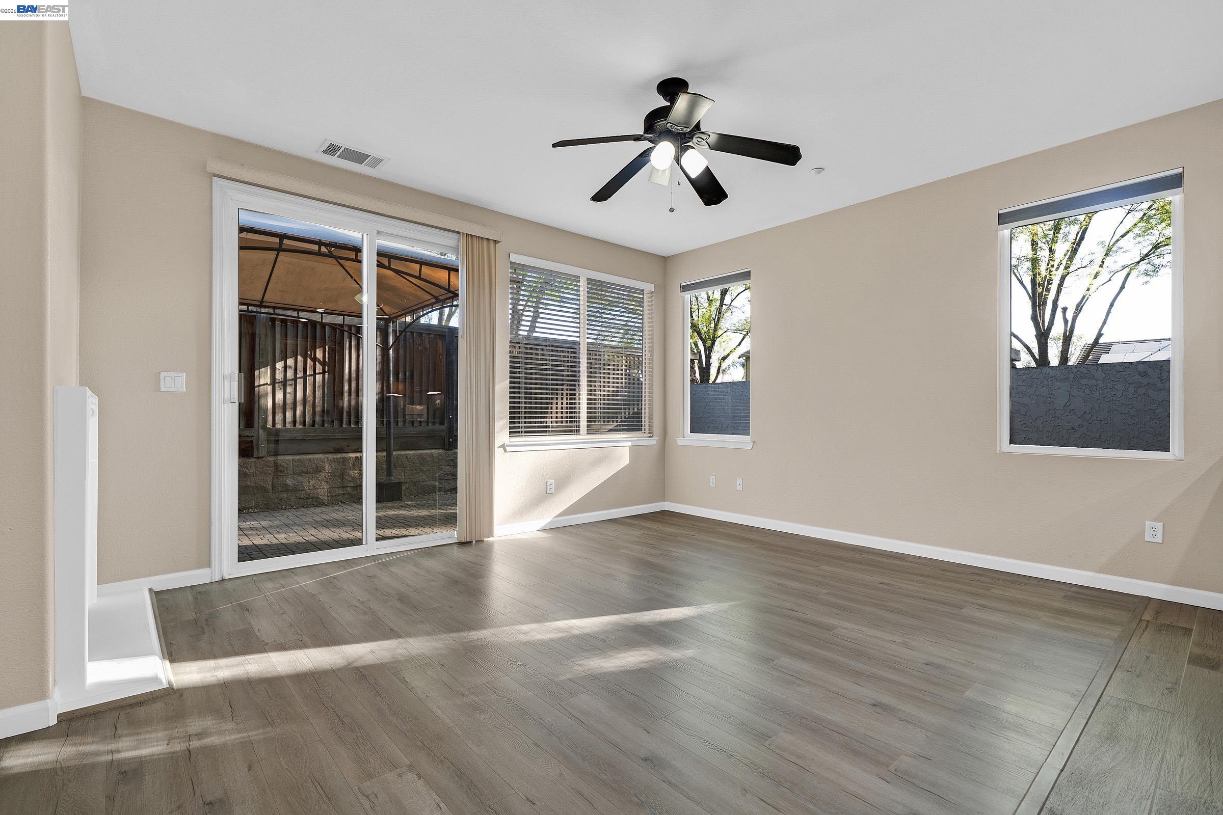 Detail Gallery Image 11 of 42 For 489 Silverwood St, Brentwood,  CA 94513 - 3 Beds | 2/1 Baths