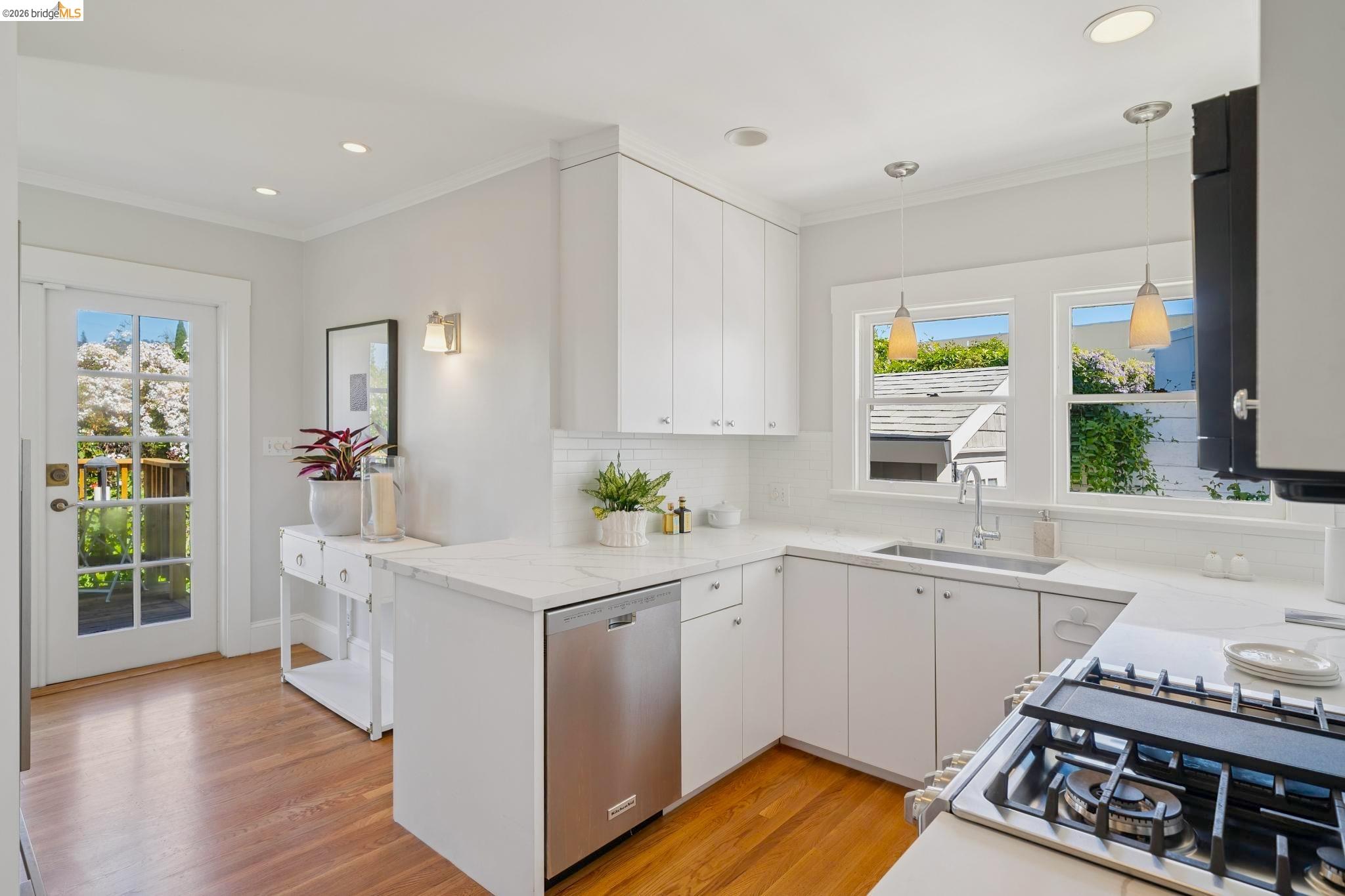 Detail Gallery Image 24 of 48 For 1524 Hampel St, Oakland,  CA 94602 - 2 Beds | 1 Baths