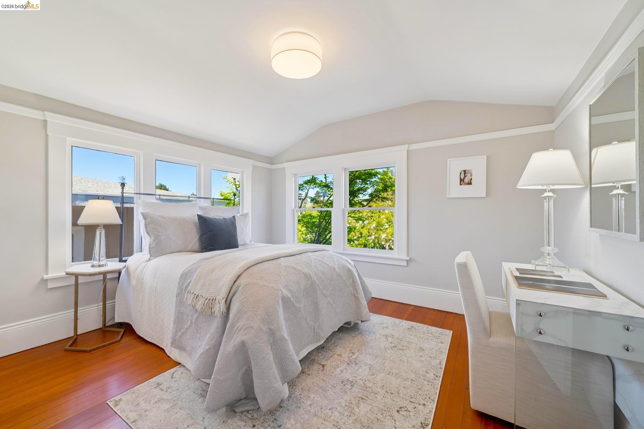 Detail Gallery Image 25 of 48 For 1524 Hampel St, Oakland,  CA 94602 - 2 Beds | 1 Baths