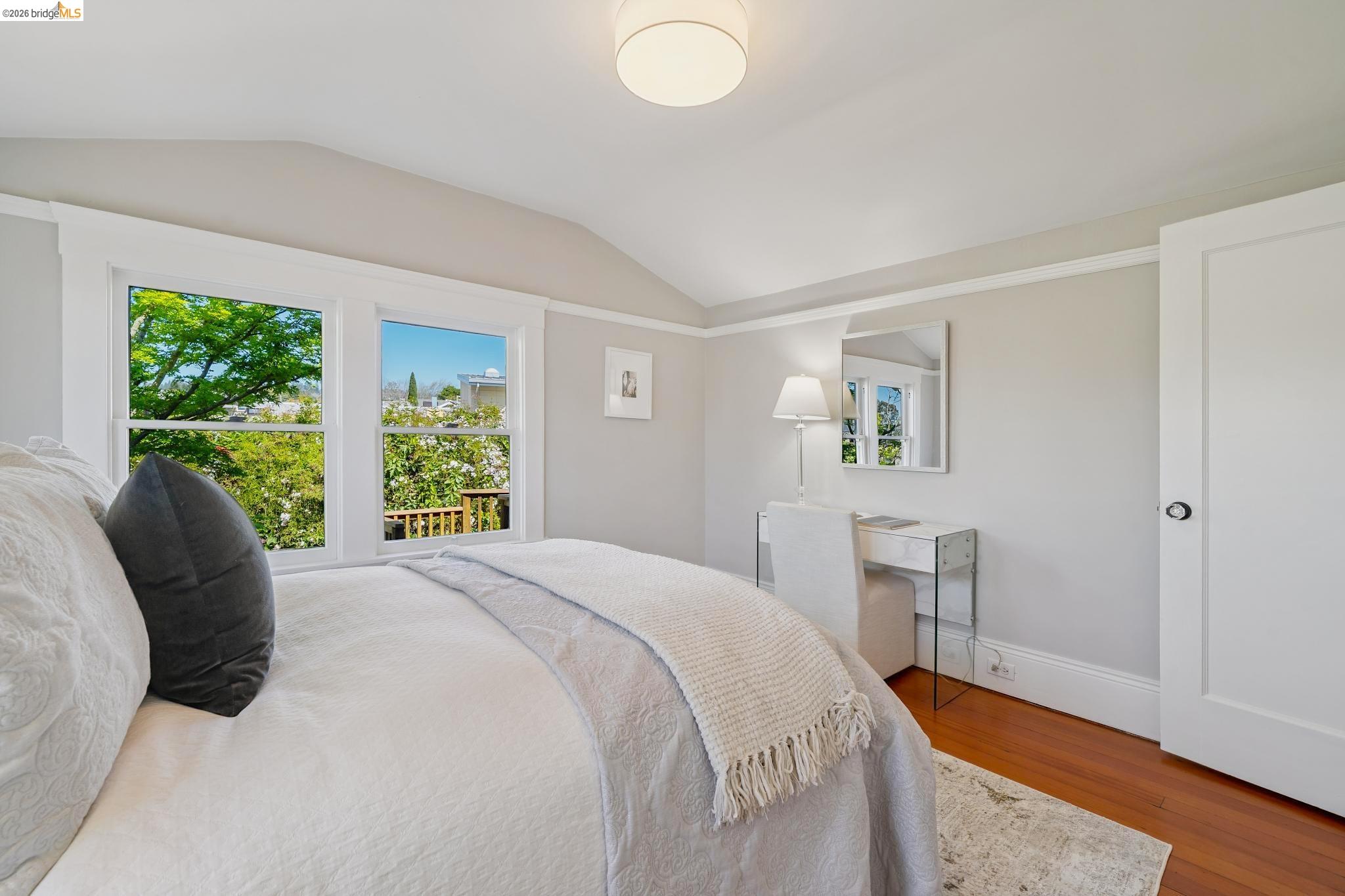 Detail Gallery Image 26 of 48 For 1524 Hampel St, Oakland,  CA 94602 - 2 Beds | 1 Baths