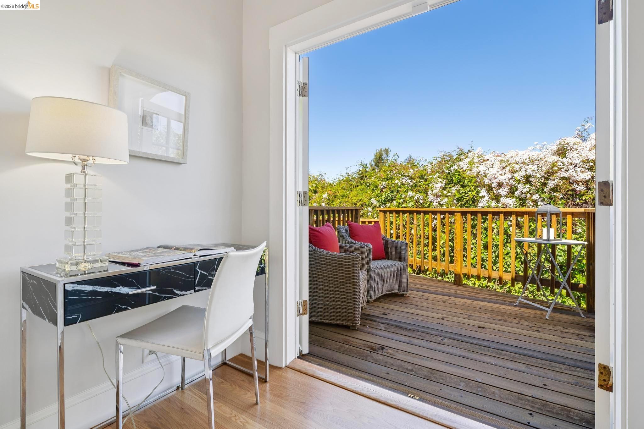 Detail Gallery Image 35 of 48 For 1524 Hampel St, Oakland,  CA 94602 - 2 Beds | 1 Baths