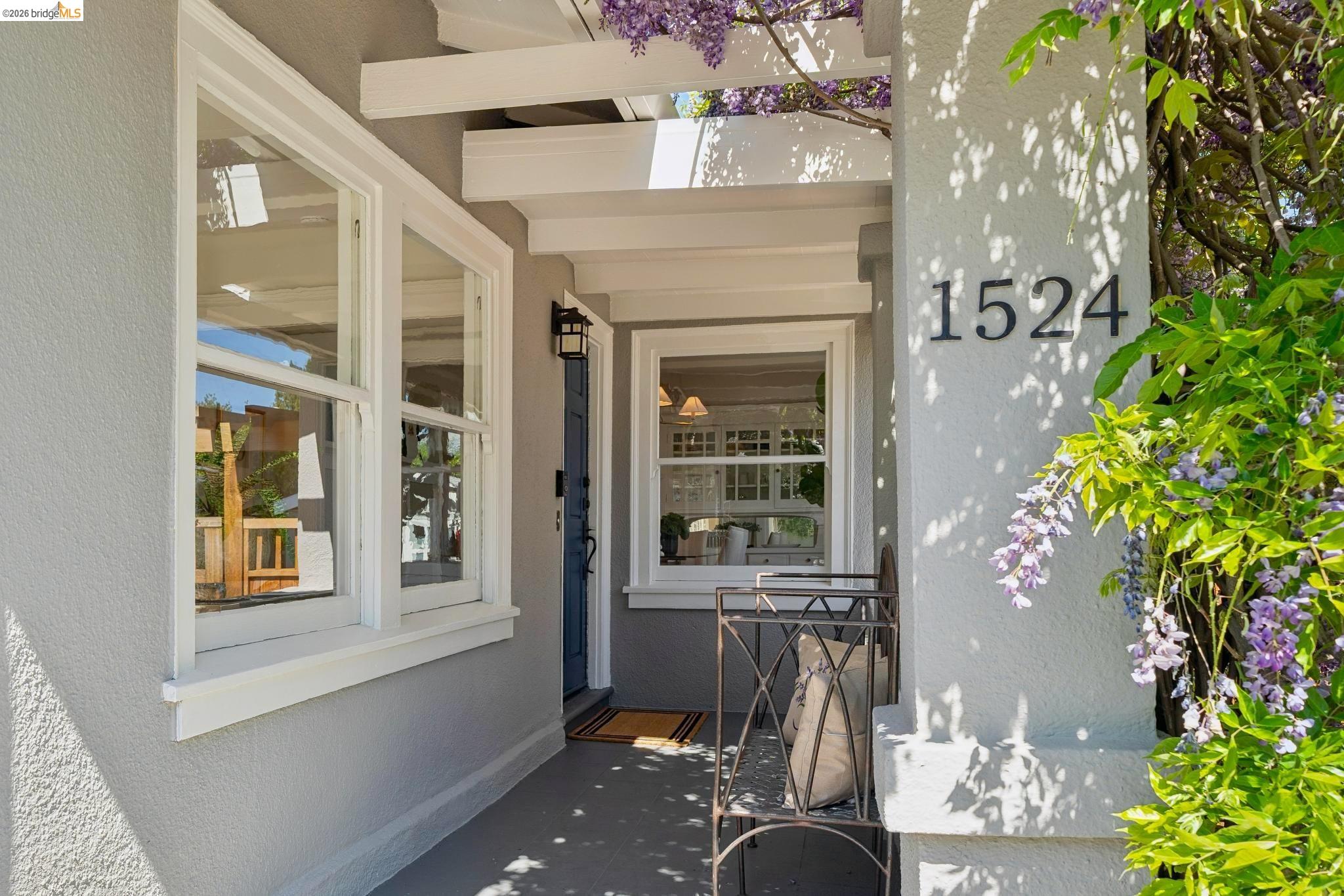 Detail Gallery Image 5 of 48 For 1524 Hampel St, Oakland,  CA 94602 - 2 Beds | 1 Baths