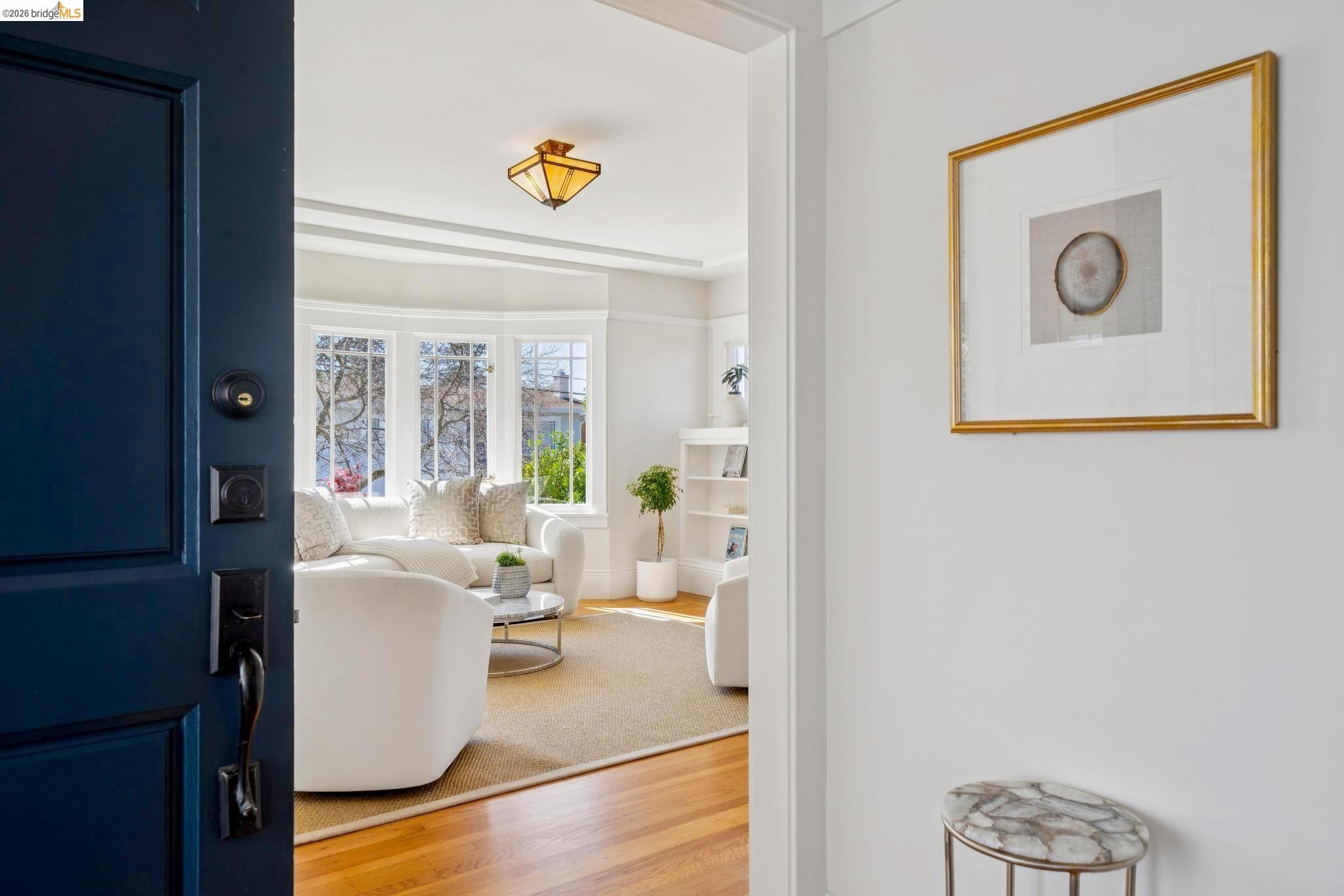 Detail Gallery Image 6 of 48 For 1524 Hampel St, Oakland,  CA 94602 - 2 Beds | 1 Baths