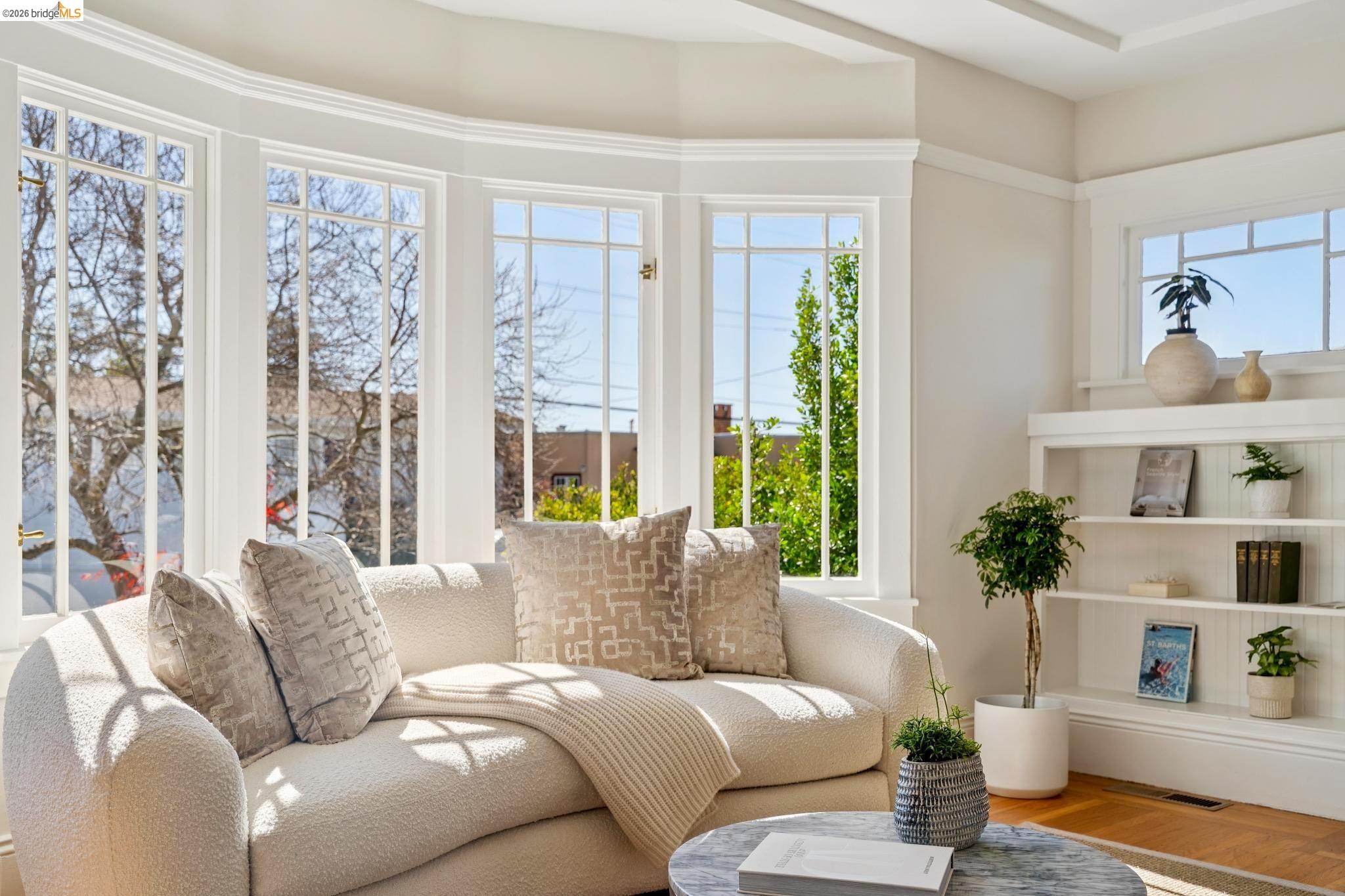 Detail Gallery Image 8 of 48 For 1524 Hampel St, Oakland,  CA 94602 - 2 Beds | 1 Baths