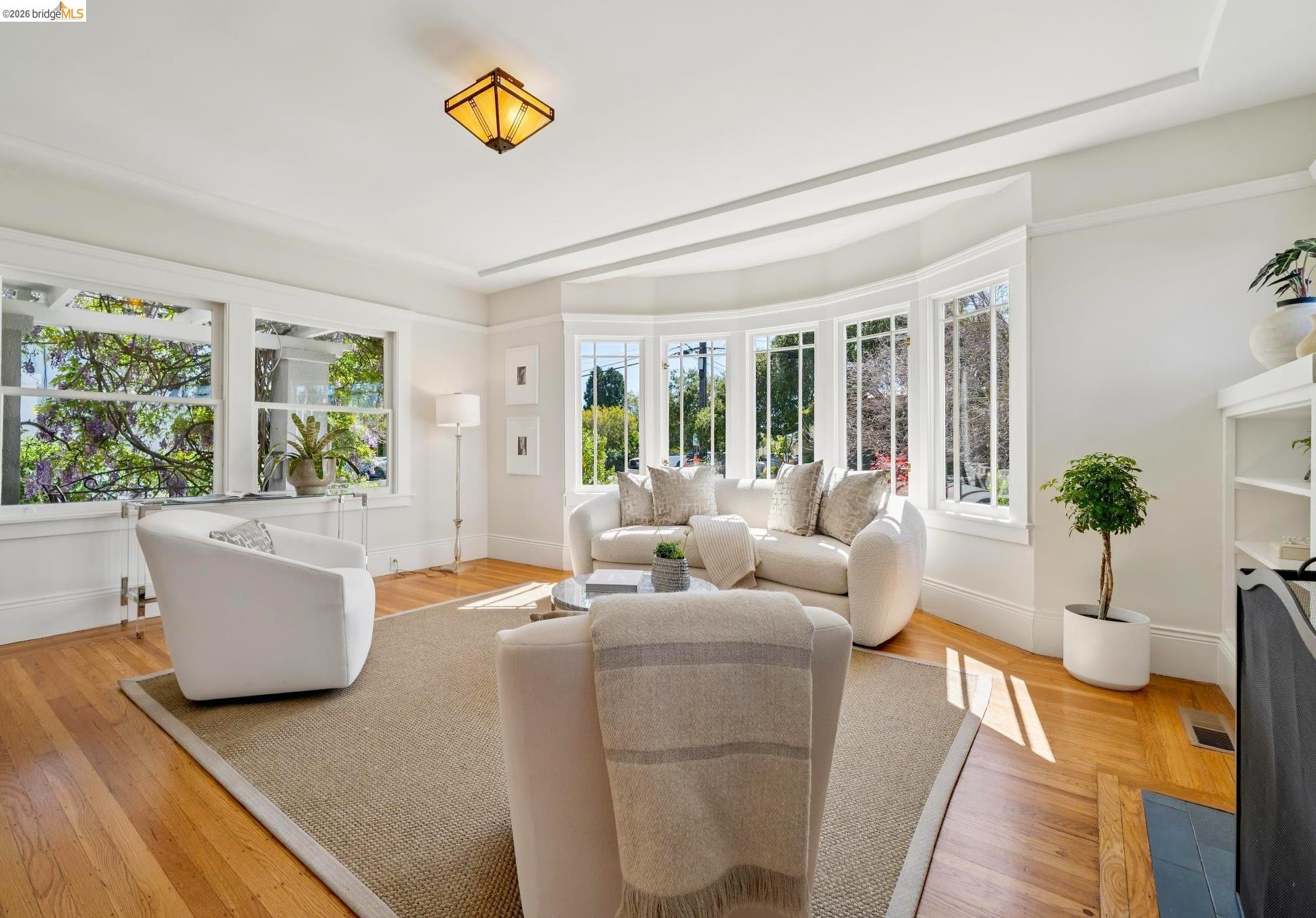 Detail Gallery Image 9 of 48 For 1524 Hampel St, Oakland,  CA 94602 - 2 Beds | 1 Baths